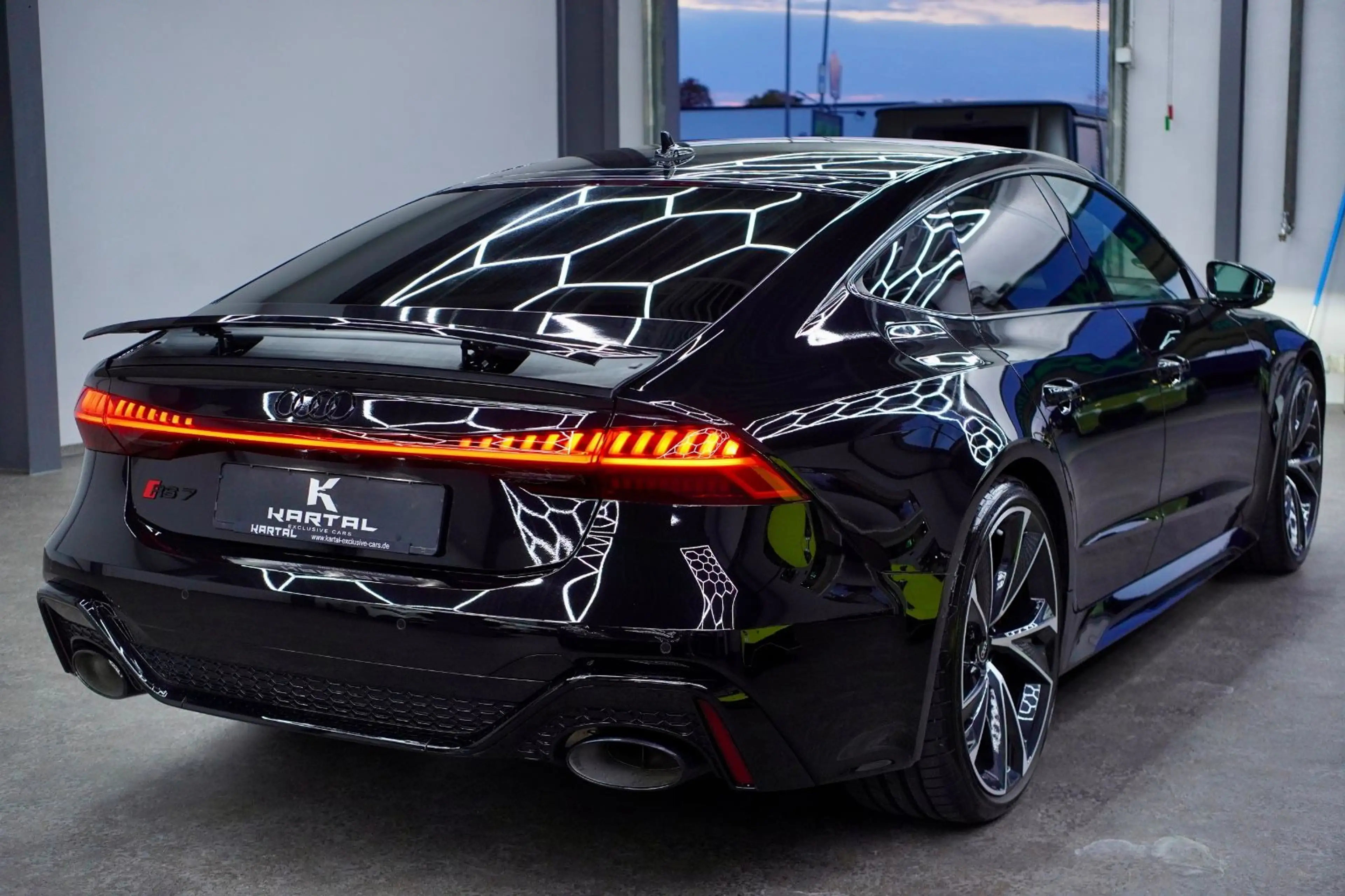 Audi RS7 *MYTHOSBLACK*CARBON*KERAMIK*PANO* — photo 11