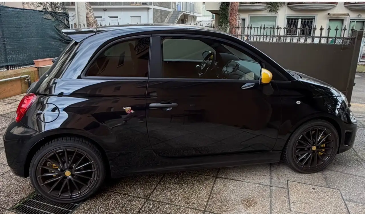 Abarth 695C 2024