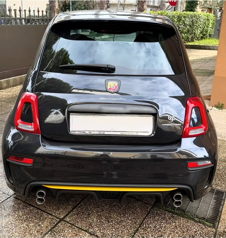 Abarth 695C 2024