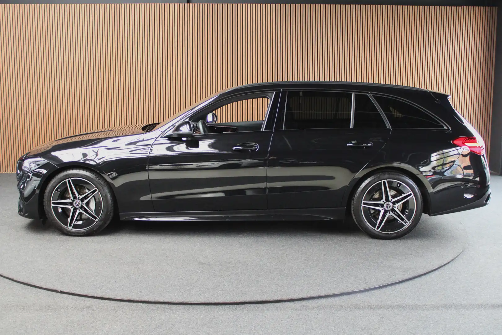 Mercedes-Benz C 180 Estate AMG Line Navi Leer Camera Nightpack PTS Amb Zwart - 2