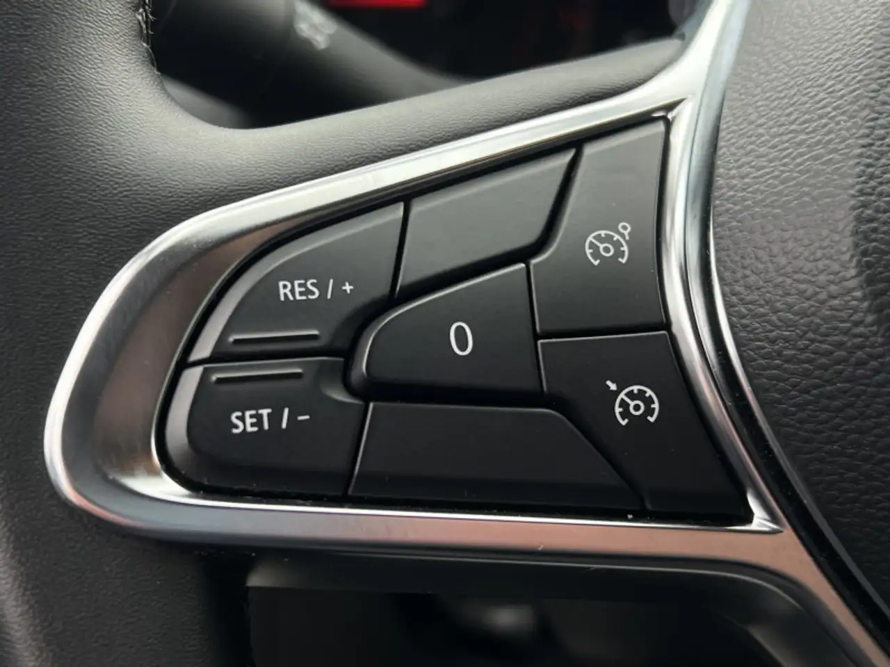 Renault Captur — photo 13