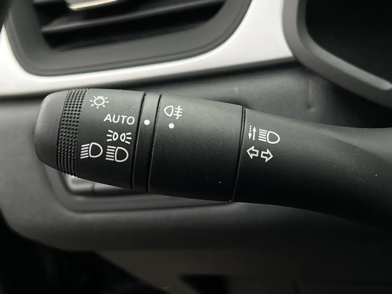 Renault Captur — photo 16