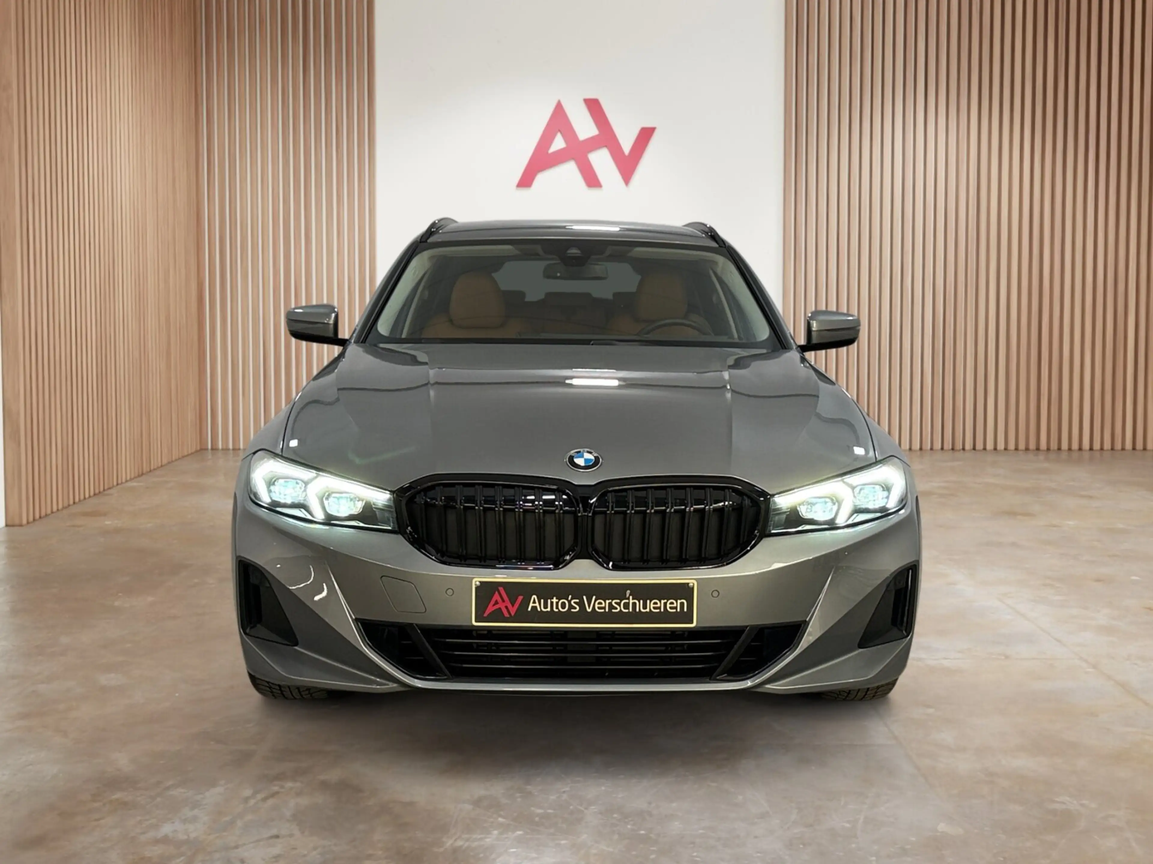 BMW 318 dA Touring ** Zetelverwarm | Navi/Carplay | Spo... — photo 2