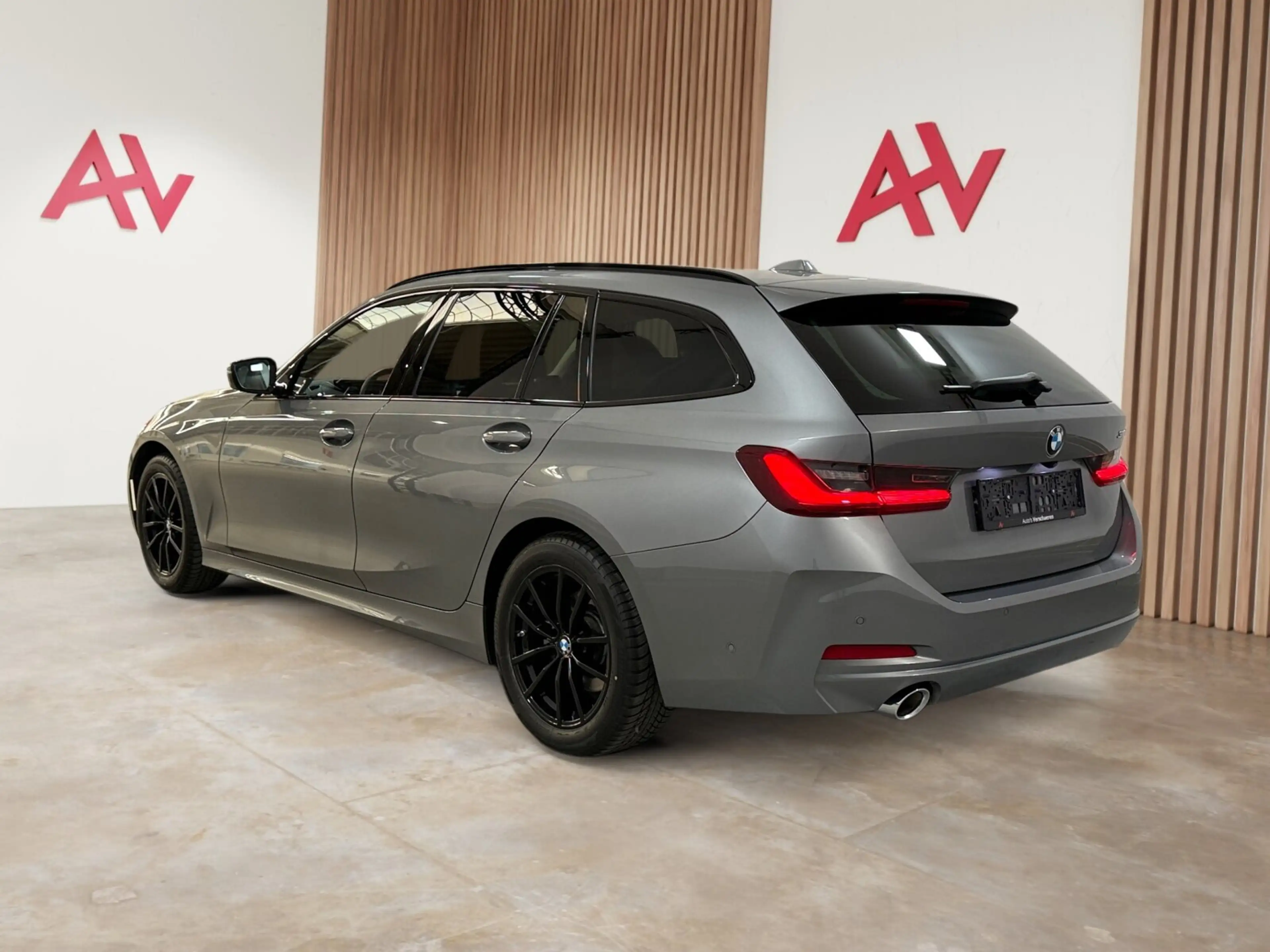 BMW 318 dA Touring ** Zetelverwarm | Navi/Carplay | Spo... — photo 10