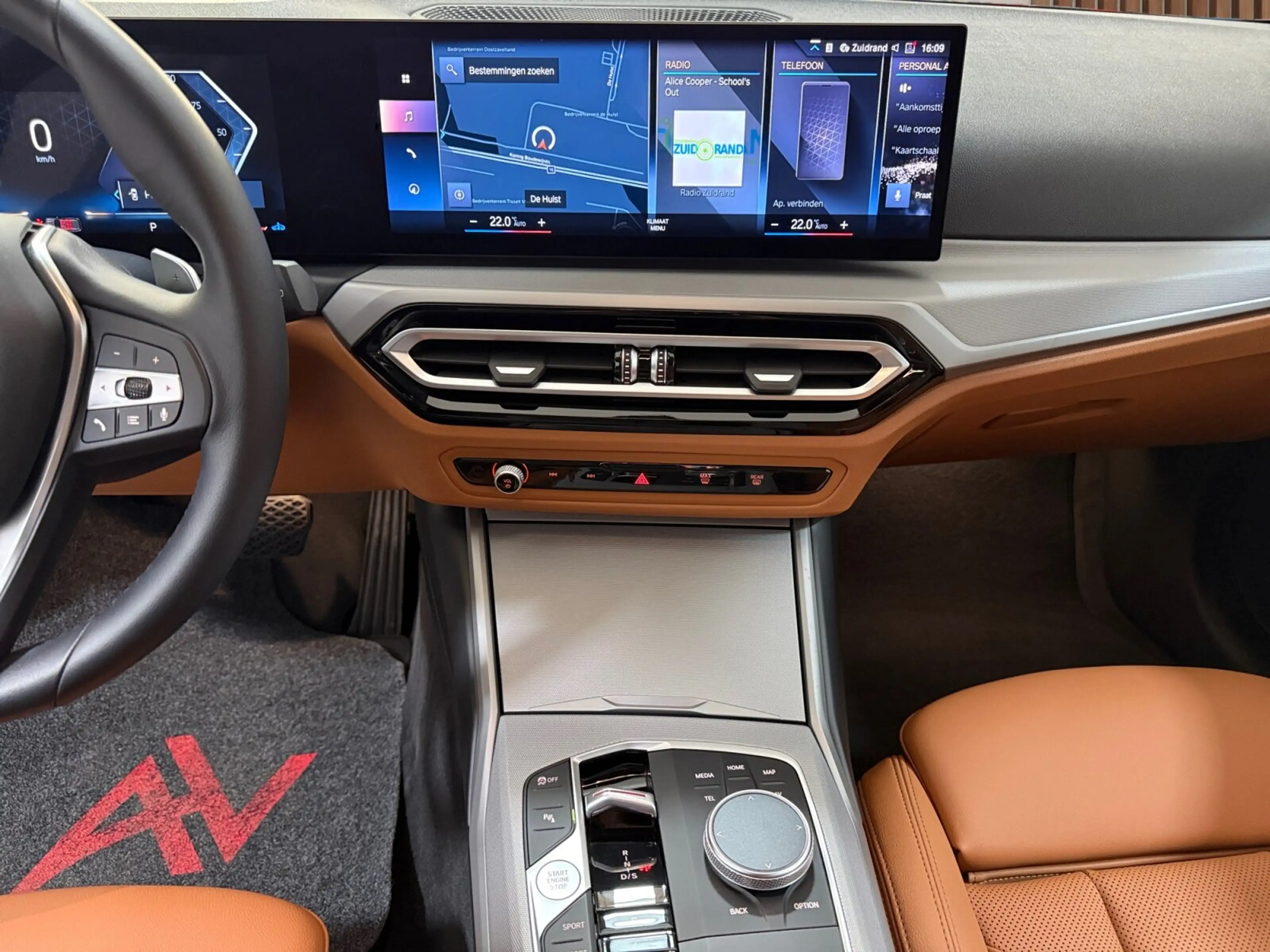 BMW 318 dA Touring ** Zetelverwarm | Navi/Carplay | Spo... — photo 21