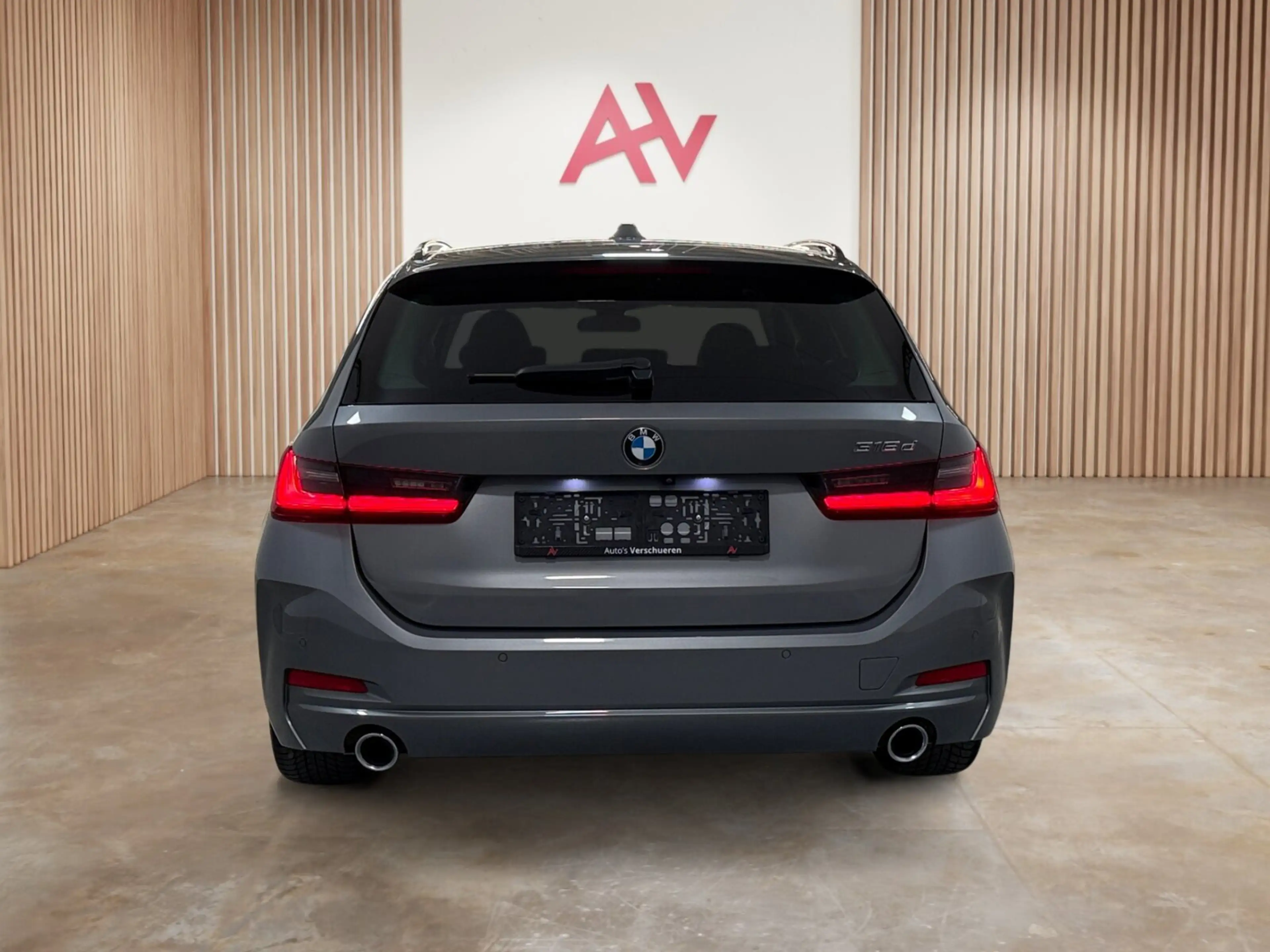 BMW 318 dA Touring ** Zetelverwarm | Navi/Carplay | Spo... — photo 8