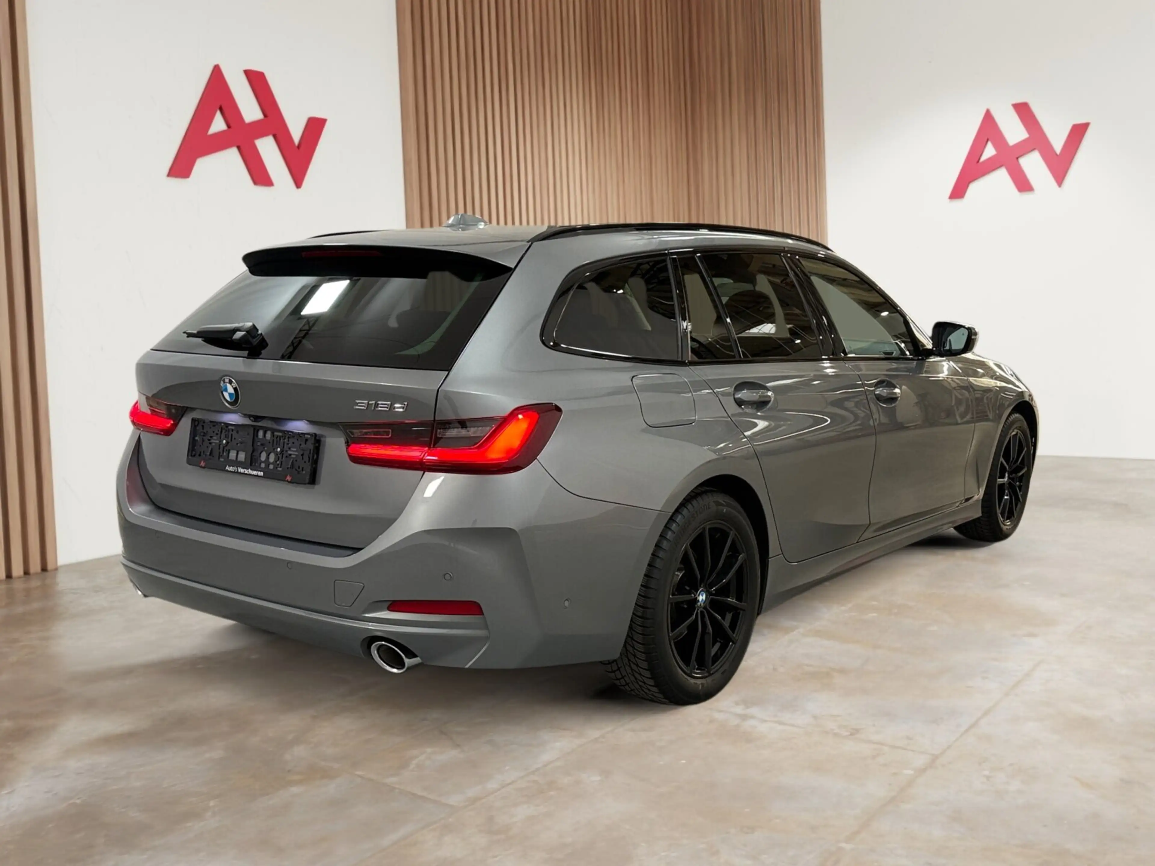 BMW 318 dA Touring ** Zetelverwarm | Navi/Carplay | Spo... — photo 6