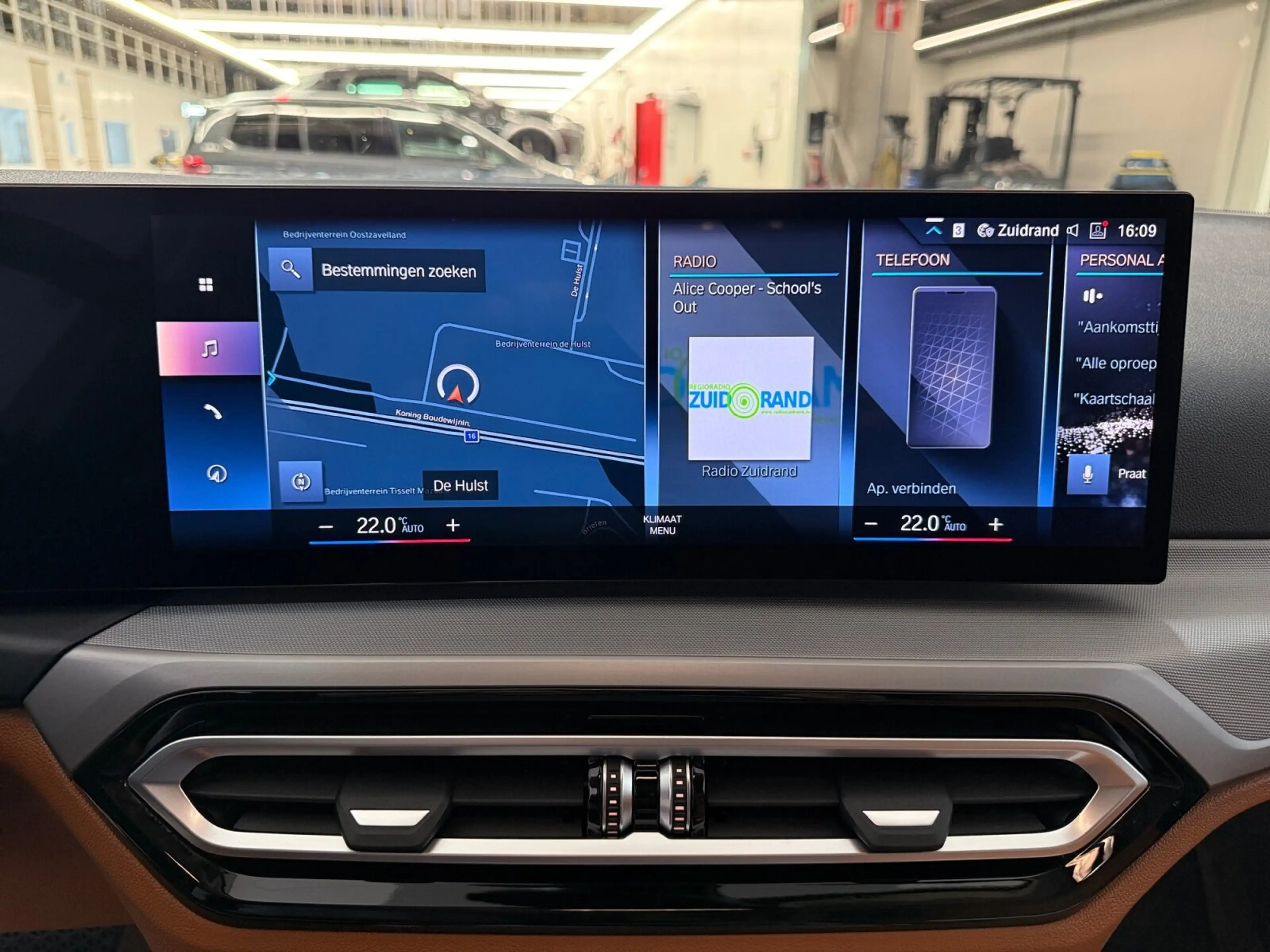 BMW 318 dA Touring ** Zetelverwarm | Navi/Carplay | Spo... — photo 22
