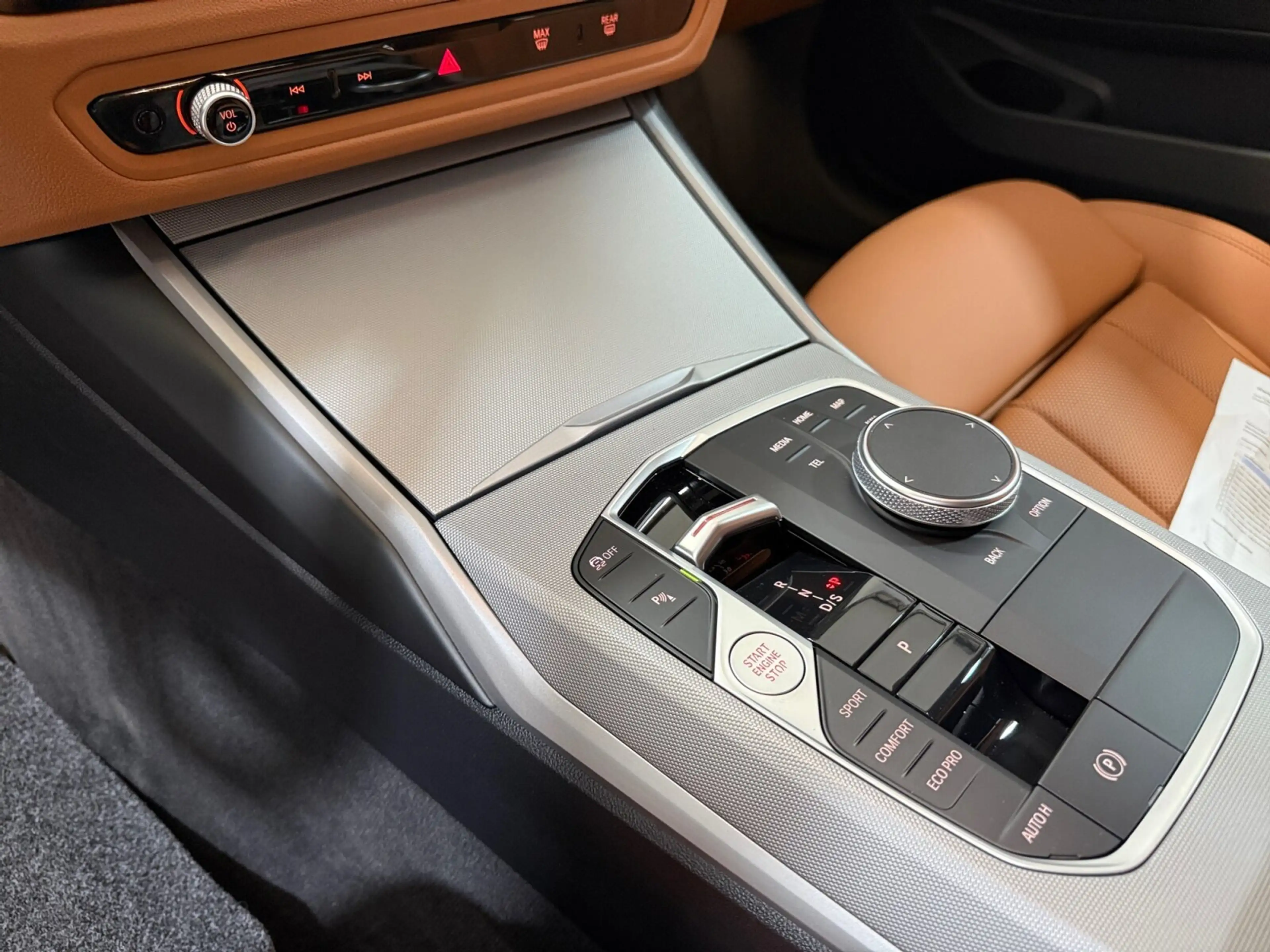 BMW 318 dA Touring ** Zetelverwarm | Navi/Carplay | Spo... — photo 18