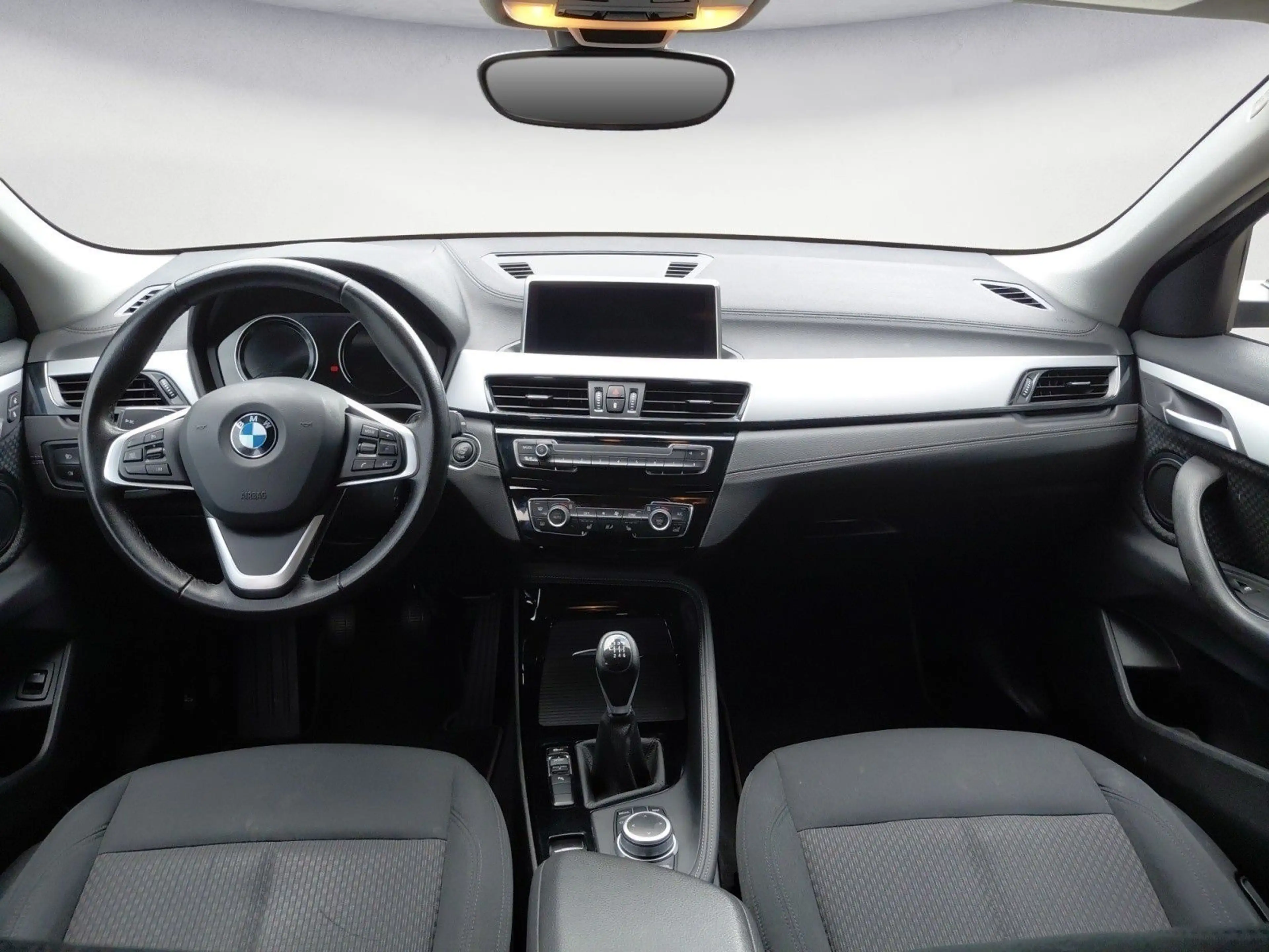 BMW X2 sDrive18i Advantage Klimaaut. PDC MF Lenkrad — photo 14