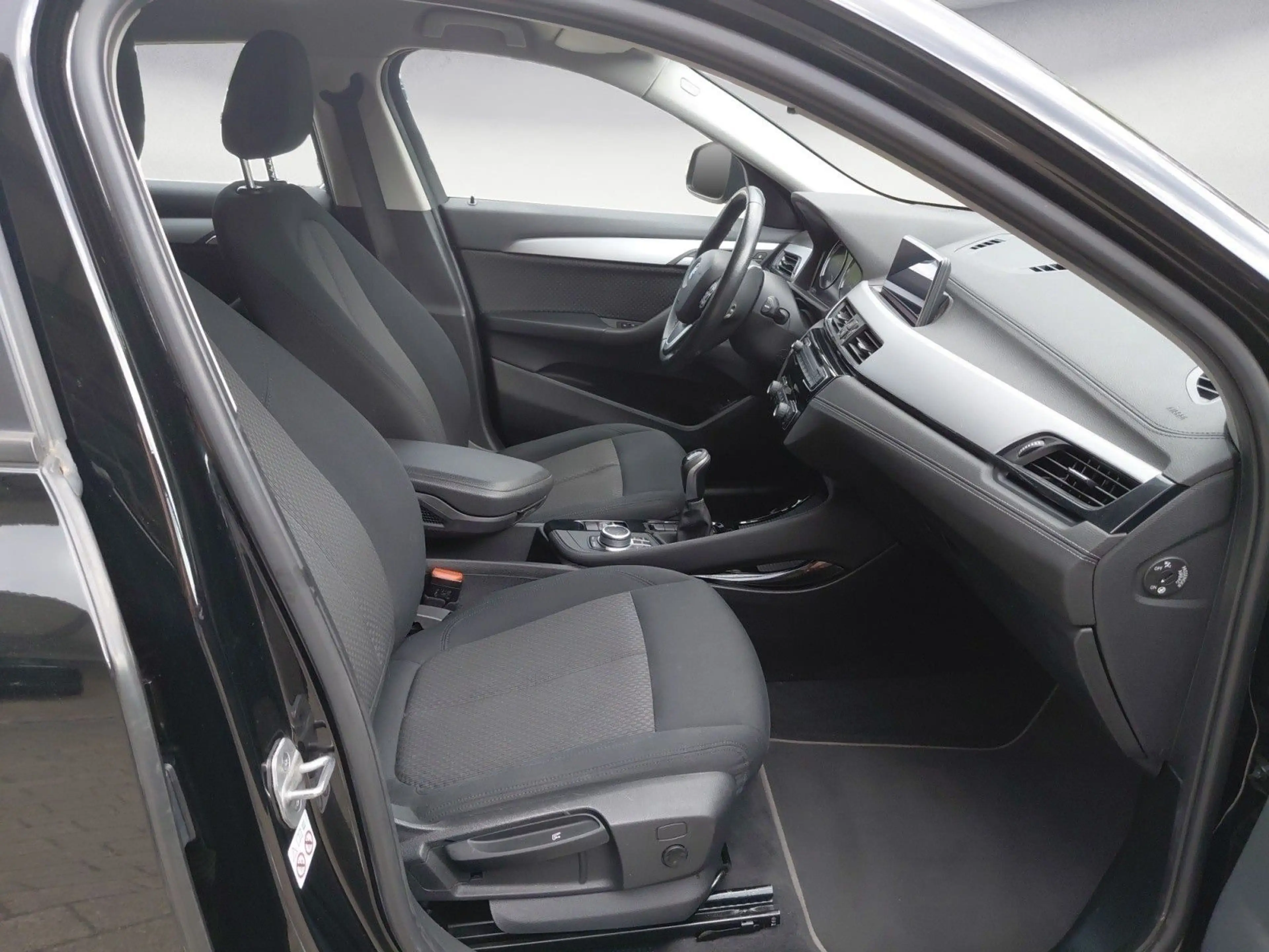 BMW X2 sDrive18i Advantage Klimaaut. PDC MF Lenkrad — photo 15