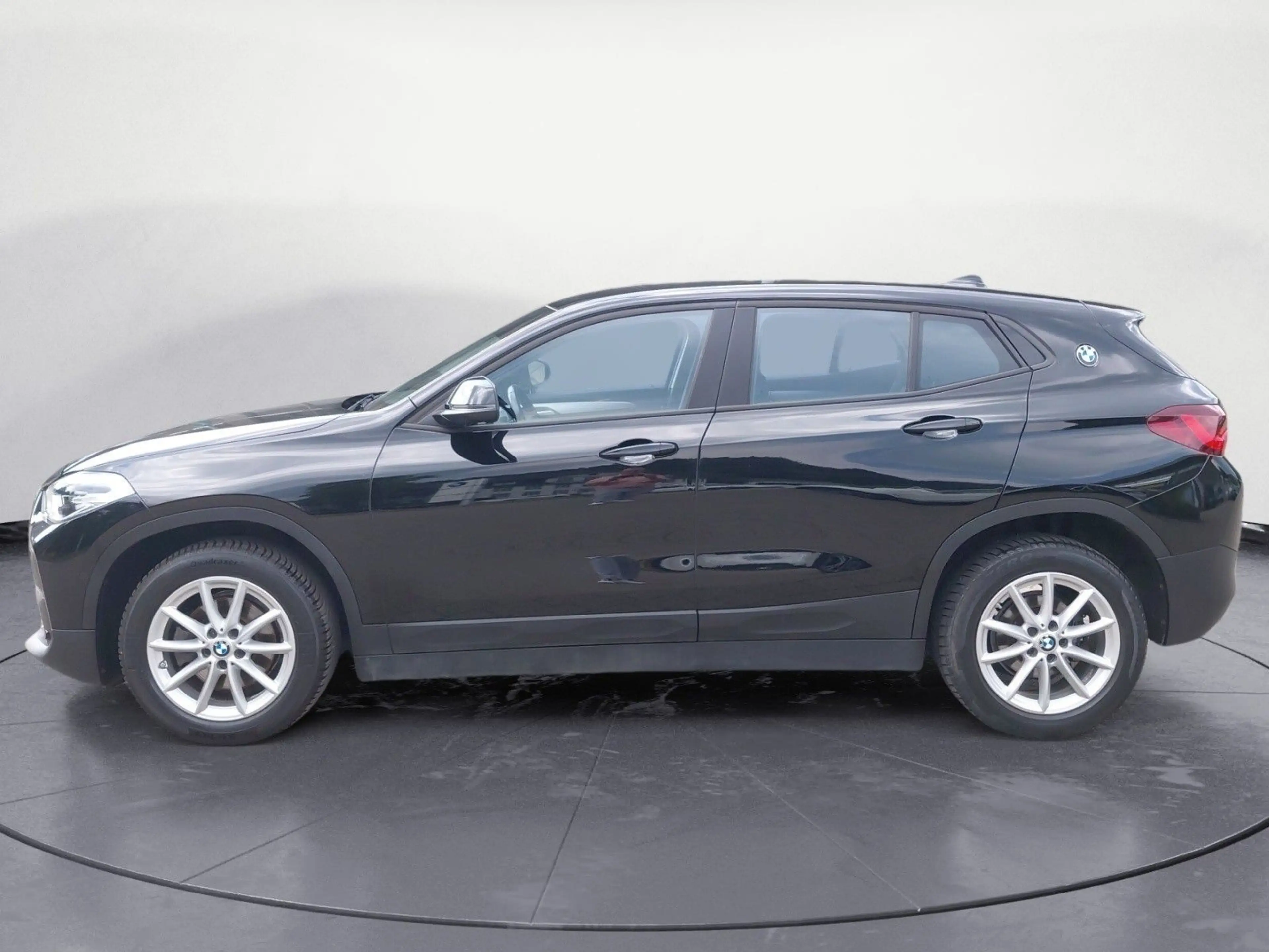 BMW X2 sDrive18i Advantage Klimaaut. PDC MF Lenkrad — photo 4