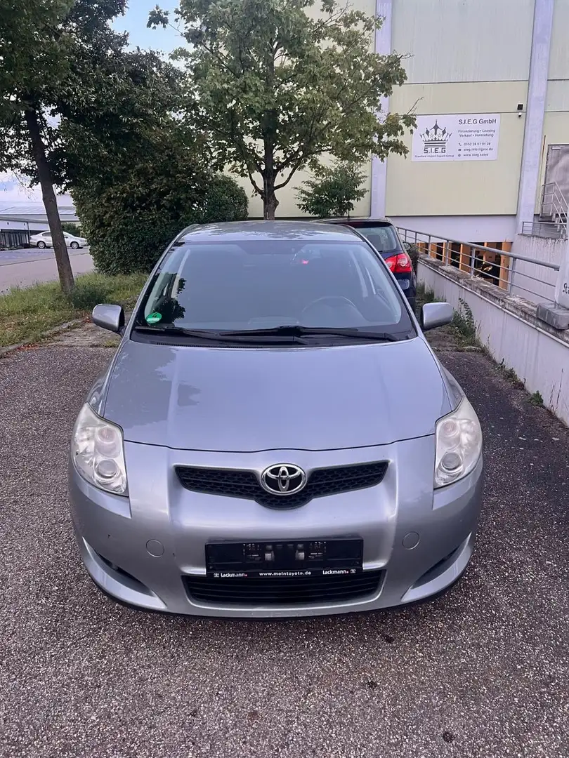 Toyota Auris 1,33-l-Dual-VVT-i Life Grijs - 2