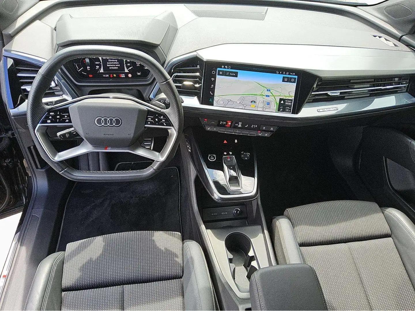 Audi Q4 e-tron 82kWh+e-tron40+S-Line+Advanced Noir - 2