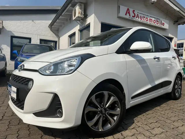 Hyundai i10 1.2 Style+2.HAND+KLIMATRONIK+E.SCHIEBEDACH+PDC+SHZ+SPUR.H+TEMPOMAT+TÜV:NEU