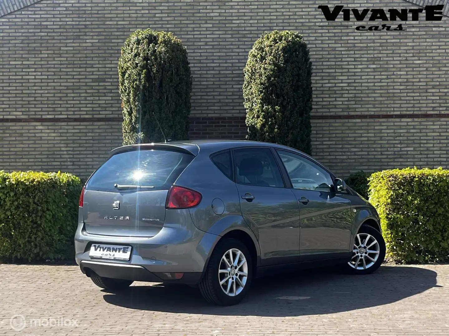 SEAT Altea 1.2 TSI Businessline COPA*Dealer.OH*Cruise*Navi*cl Gris - 2