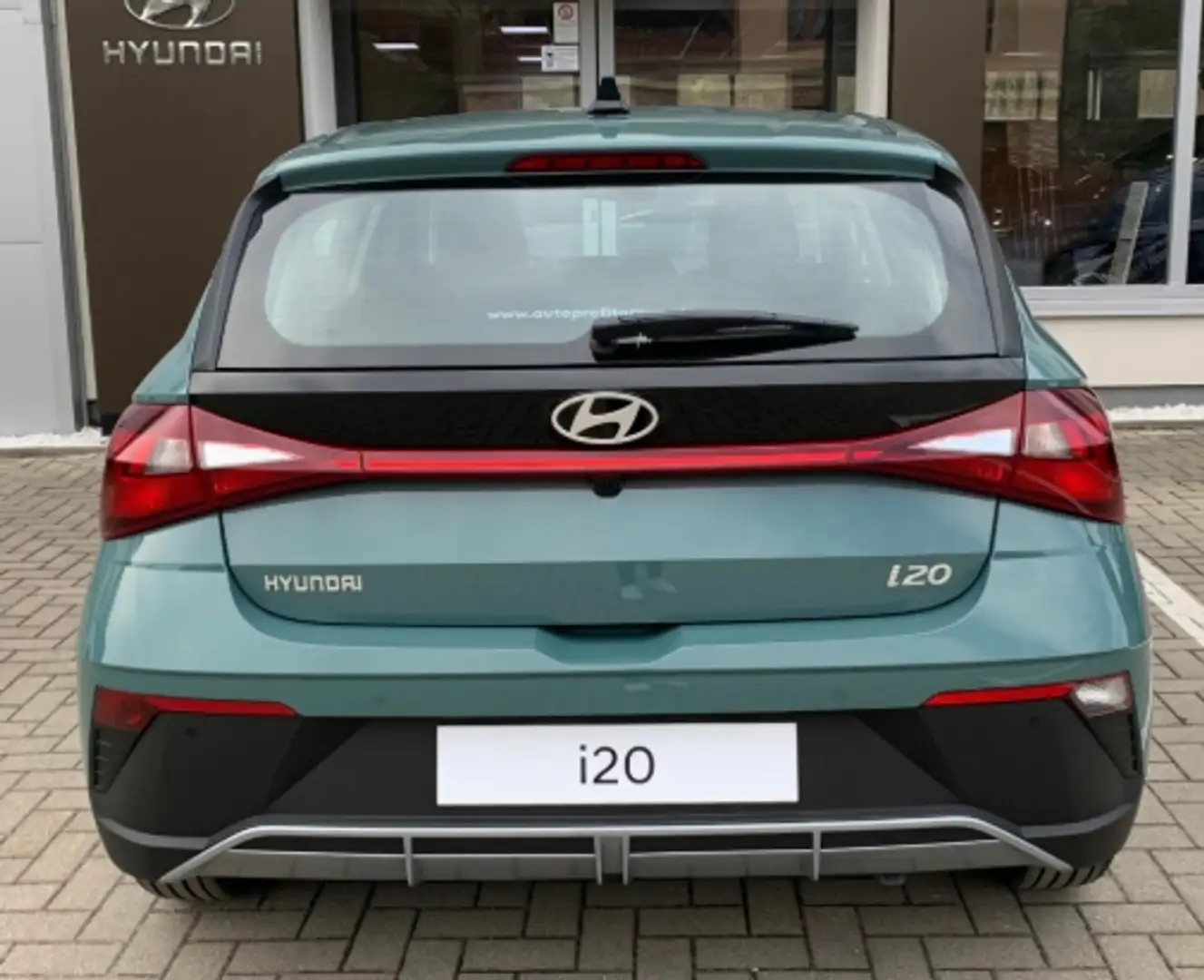 Hyundai i20 1.2 Navi Kamera Klima MFL Verde - 2