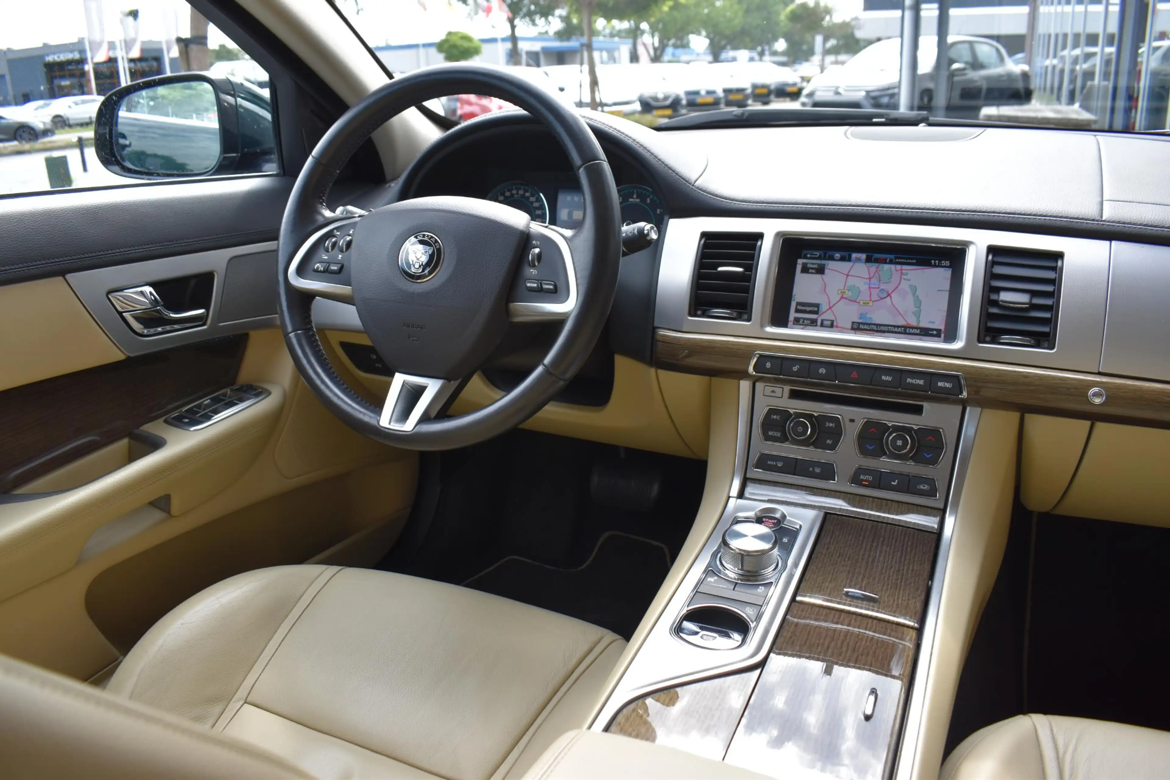 Jaguar XF 2.0 LEDER NAVI LMV CRUISE — photo 32