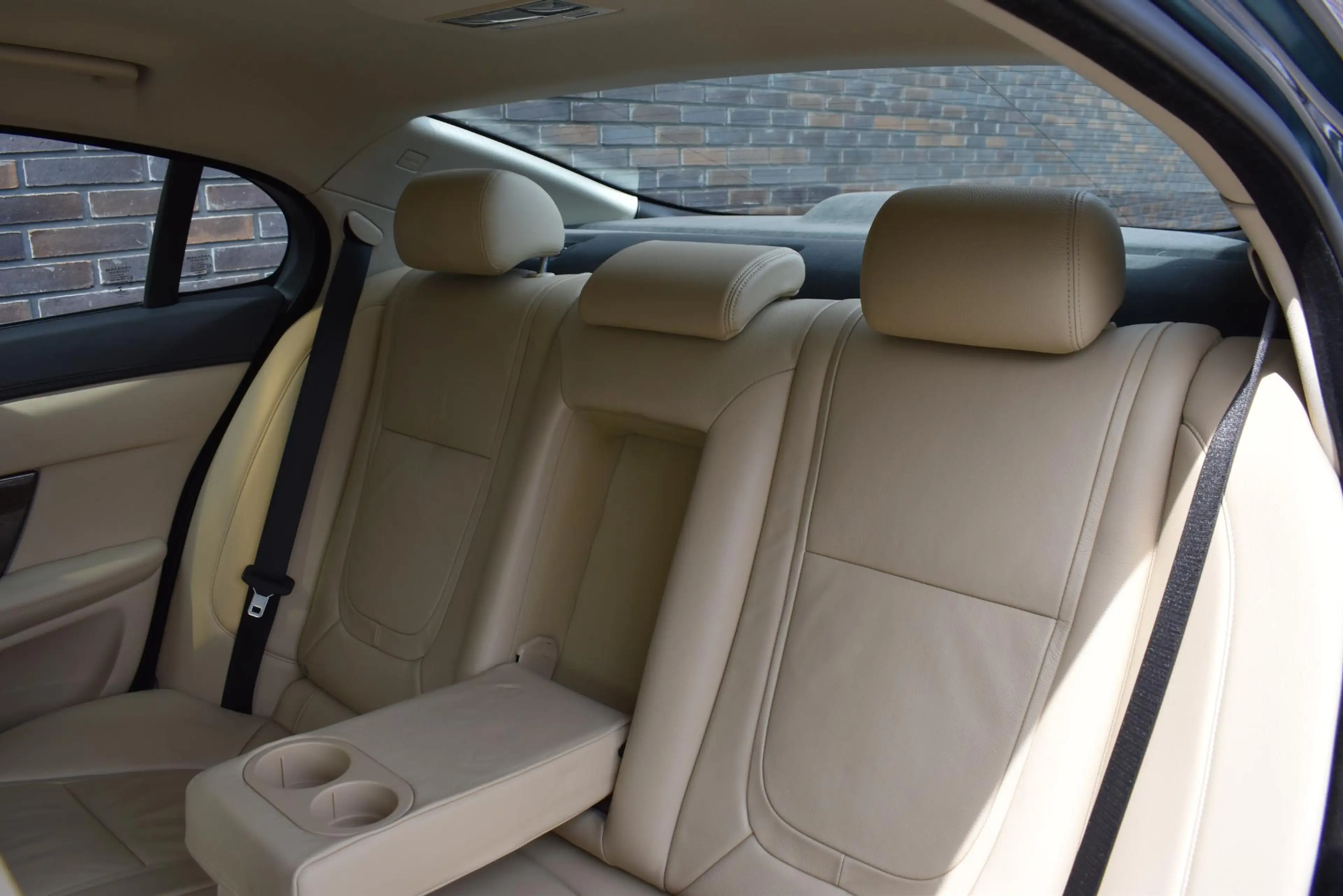 Jaguar XF 2.0 LEDER NAVI LMV CRUISE — photo 34