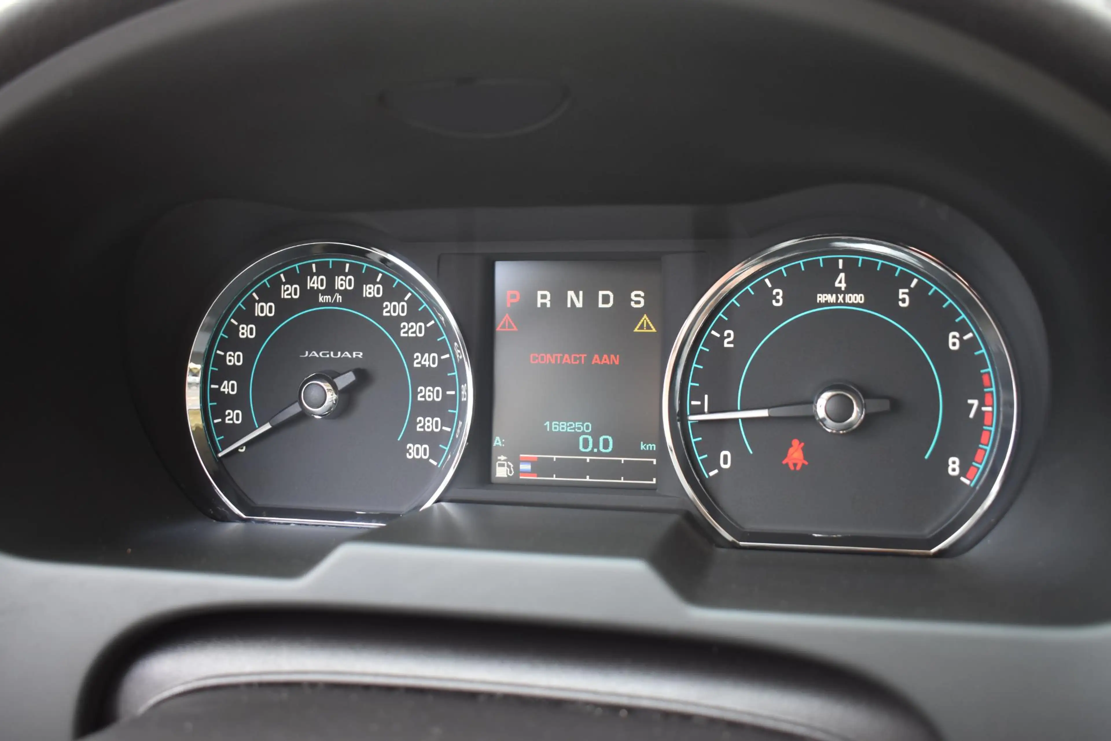 Jaguar XF 2.0 LEDER NAVI LMV CRUISE — photo 44