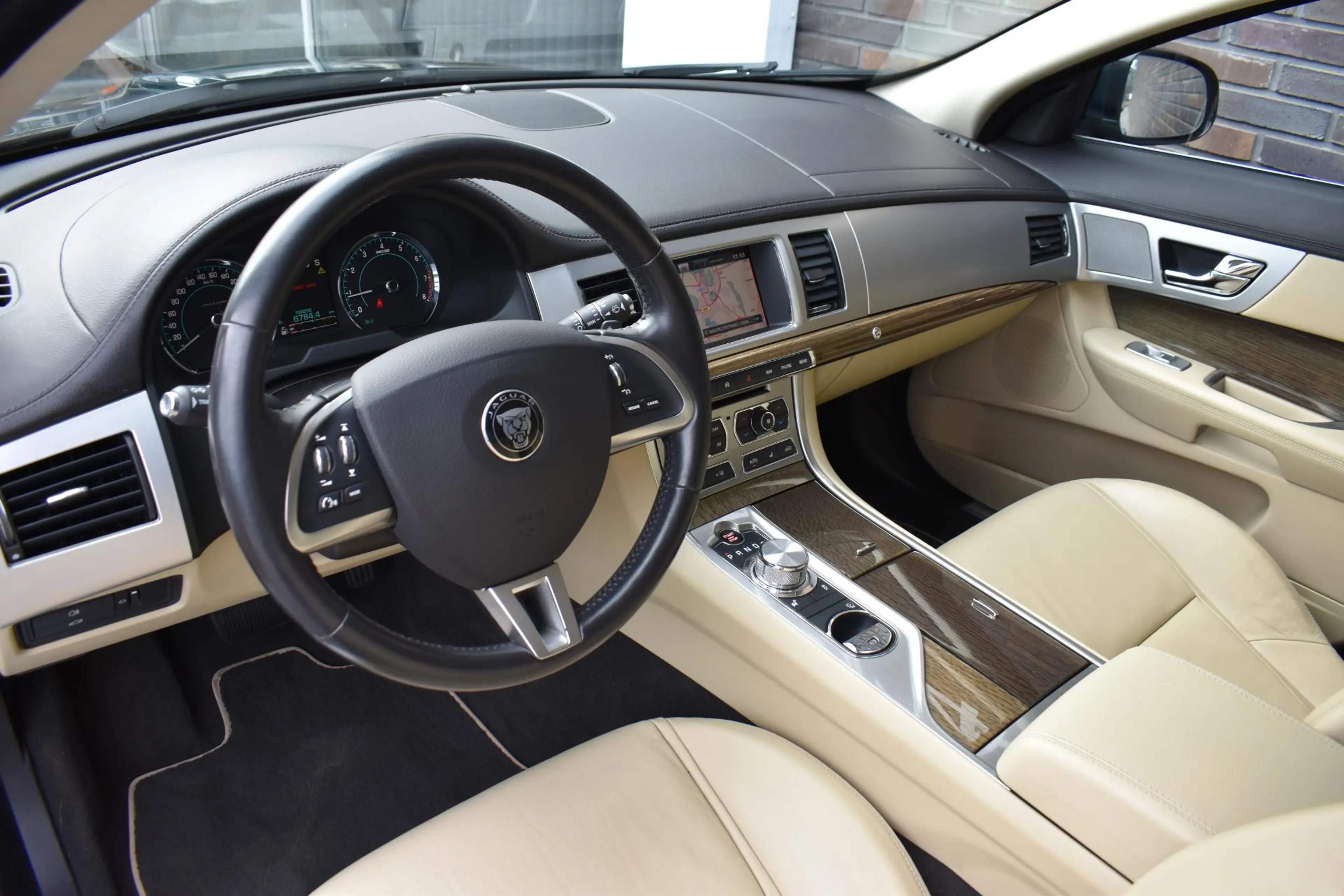 Jaguar XF 2.0 LEDER NAVI LMV CRUISE — photo 4