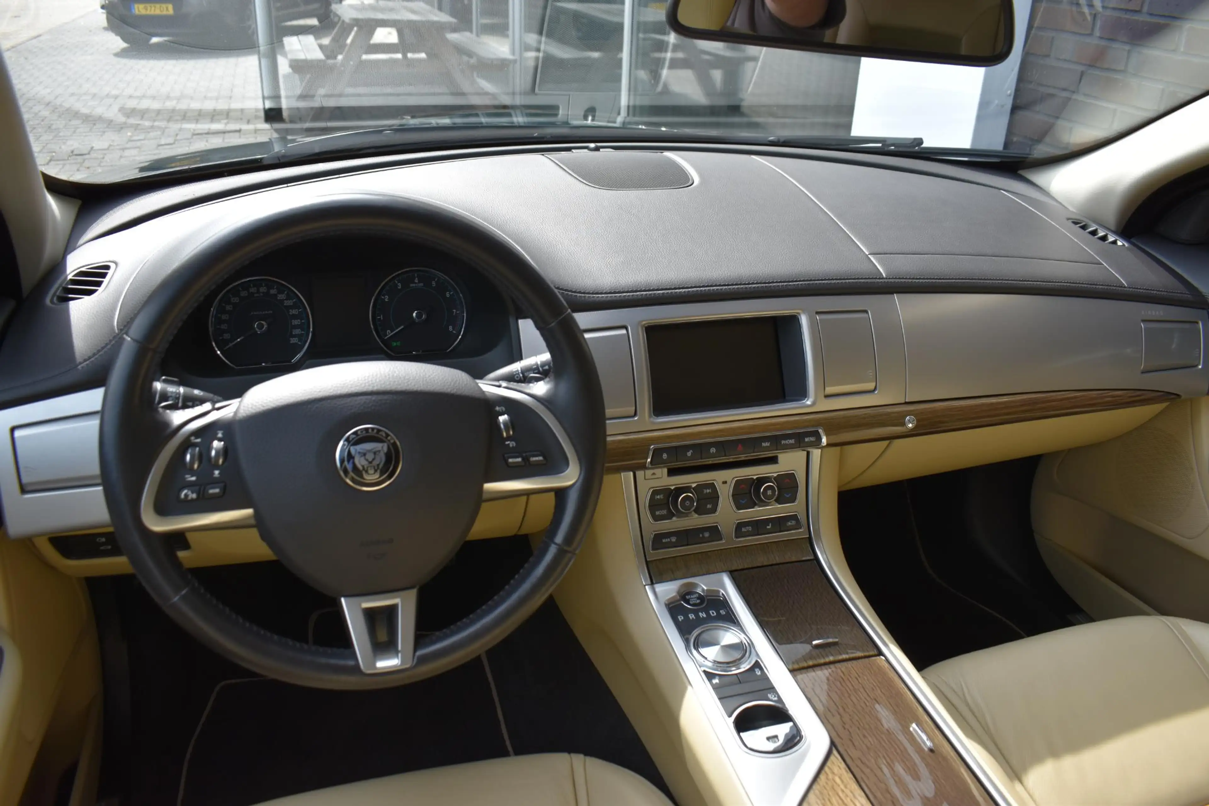 Jaguar XF 2.0 LEDER NAVI LMV CRUISE — photo 40