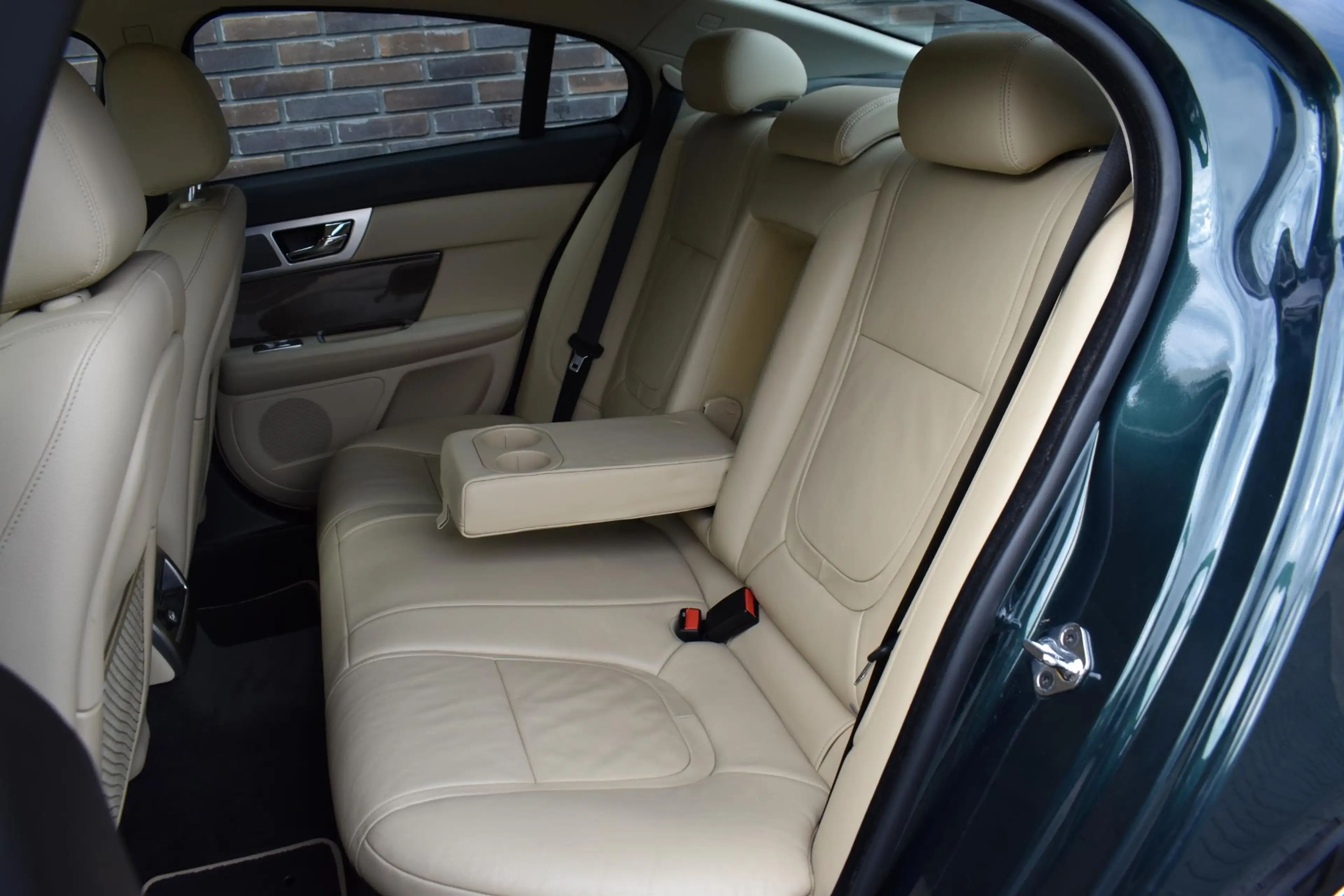 Jaguar XF 2.0 LEDER NAVI LMV CRUISE — photo 29