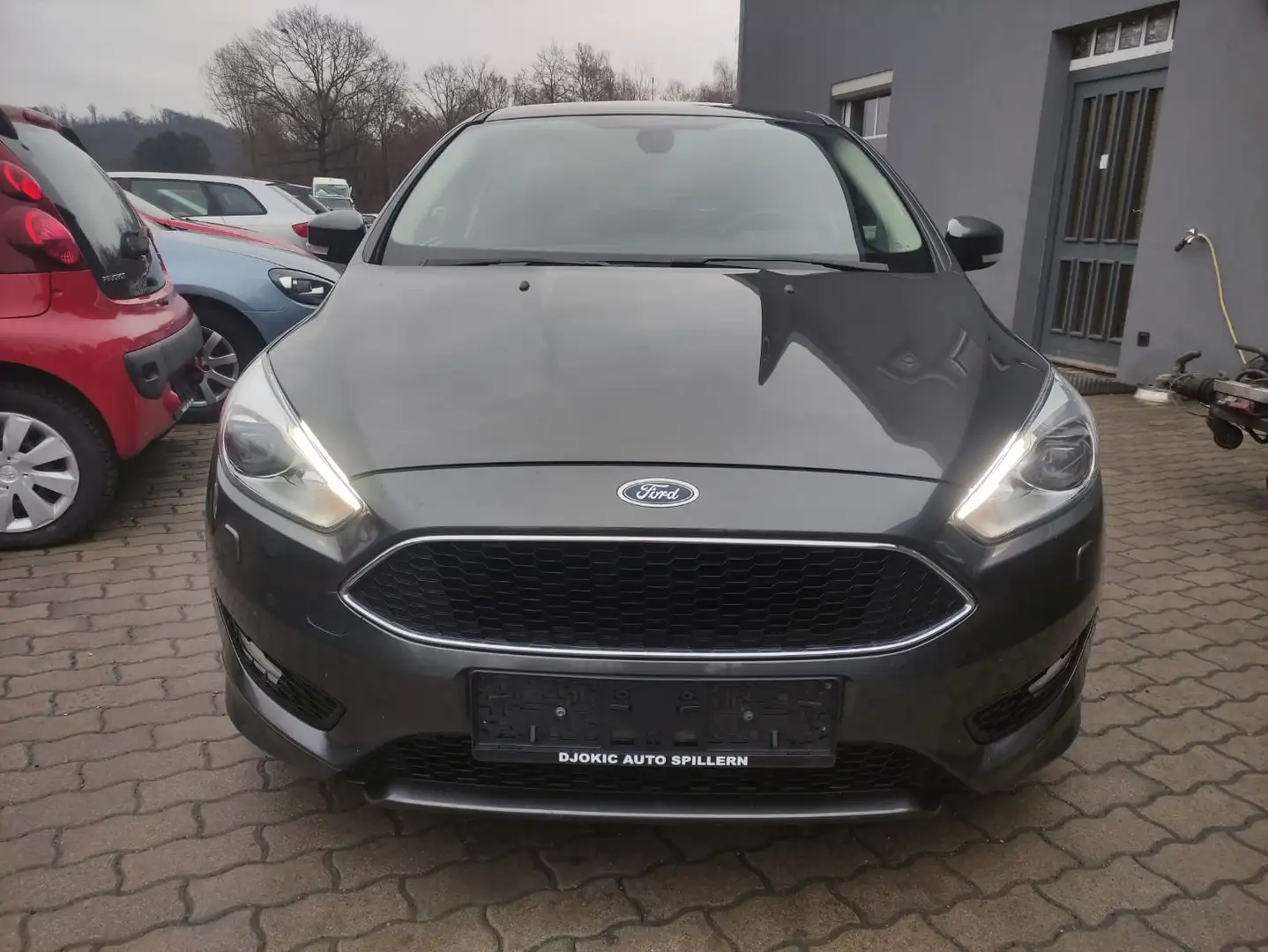 Ford Focus Focus 2,0 TDCi Titanium Titanium Gris - 1