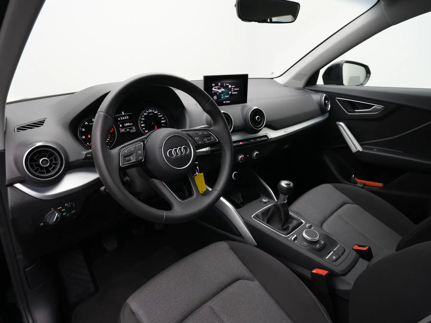 Audi Q2 1.4 TFSI 150 pk CoD Sport | 1e eigenaar | Navigati Zwart - 2