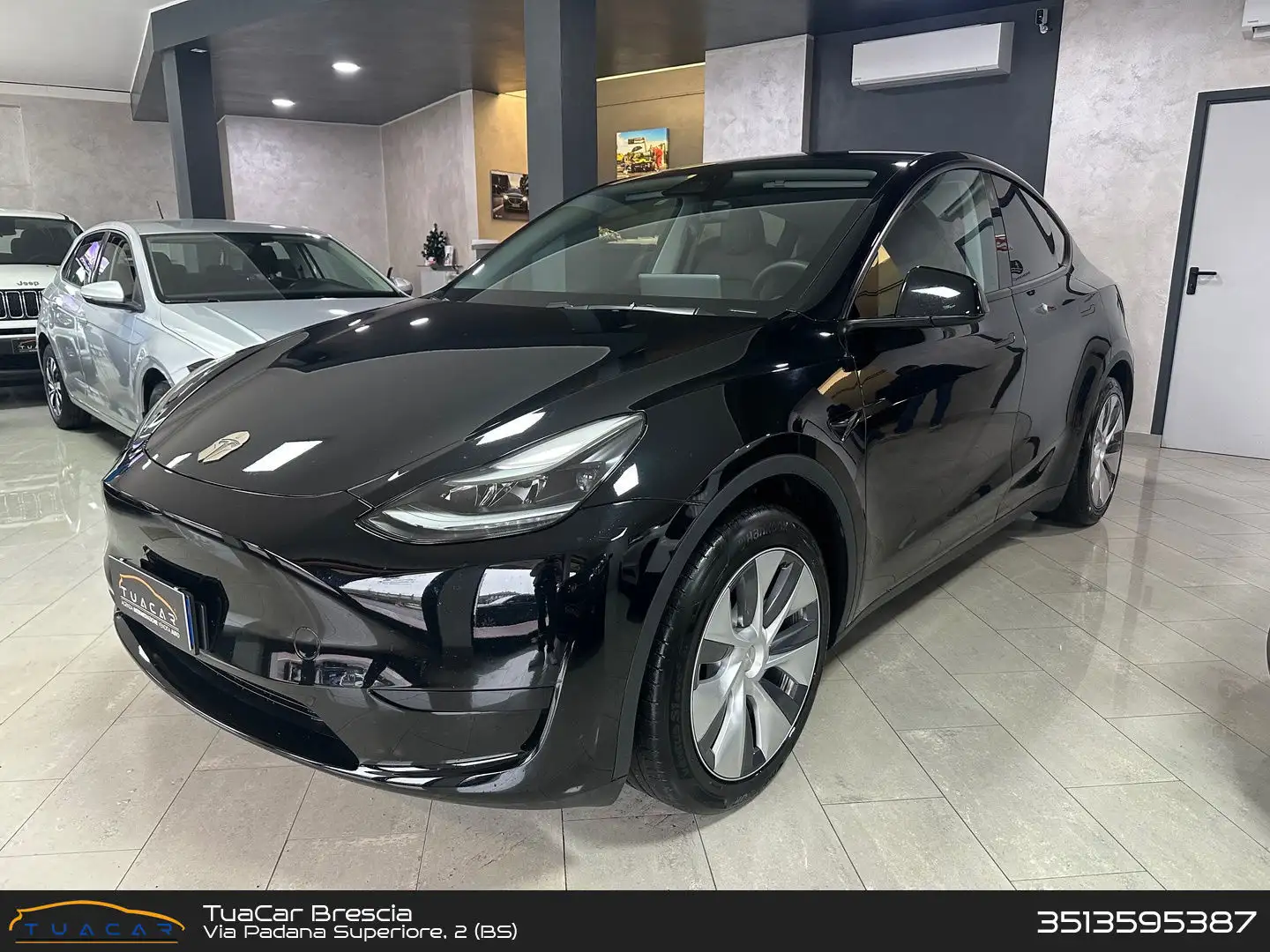 Tesla Model Y STANDARD RANGE SINGLE MOTOR RWD Standard Range / Standard Noir - 1