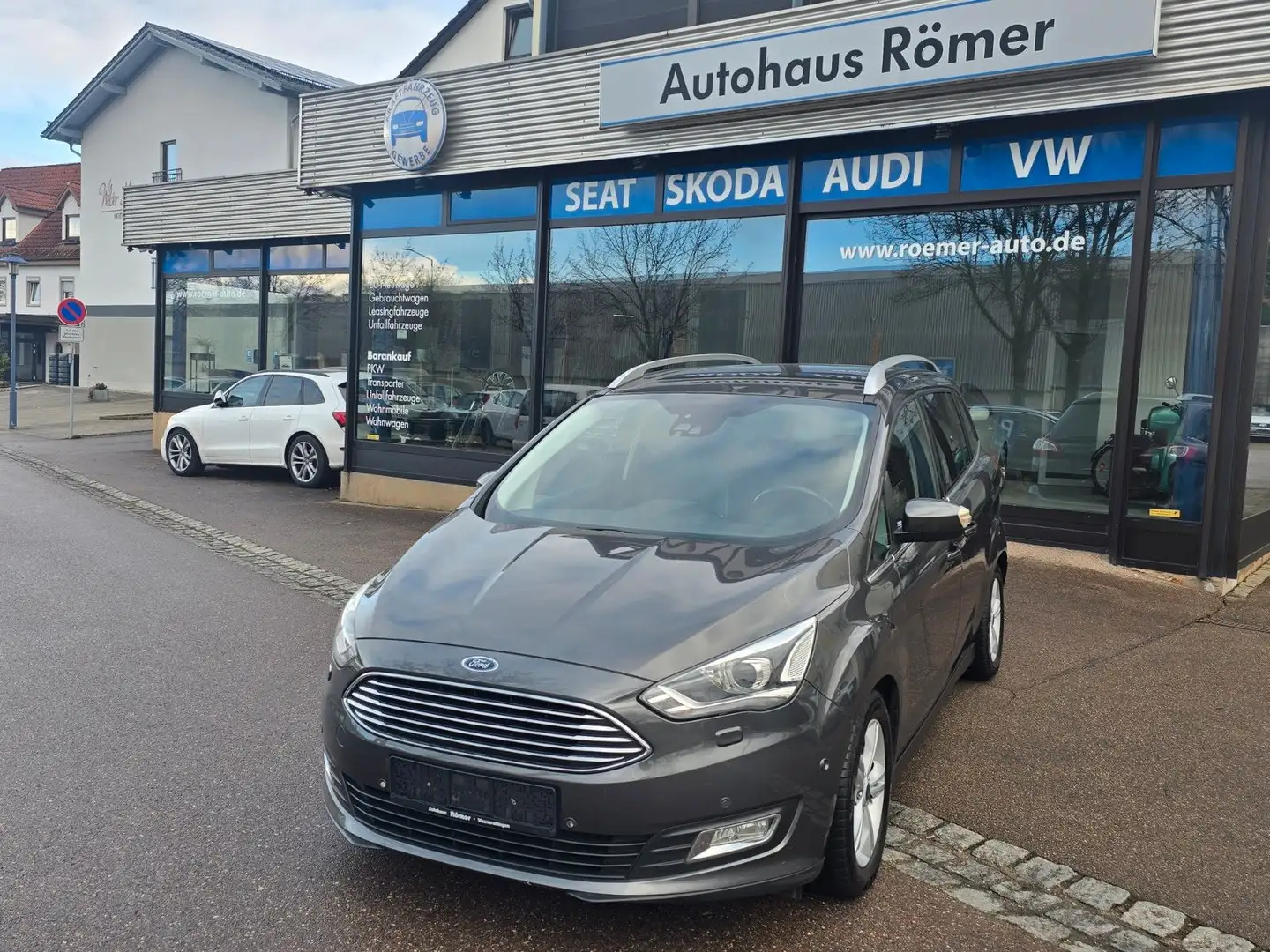 Ford Grand C-Max Titanium Xenon Leder ATM 15tkm - 1