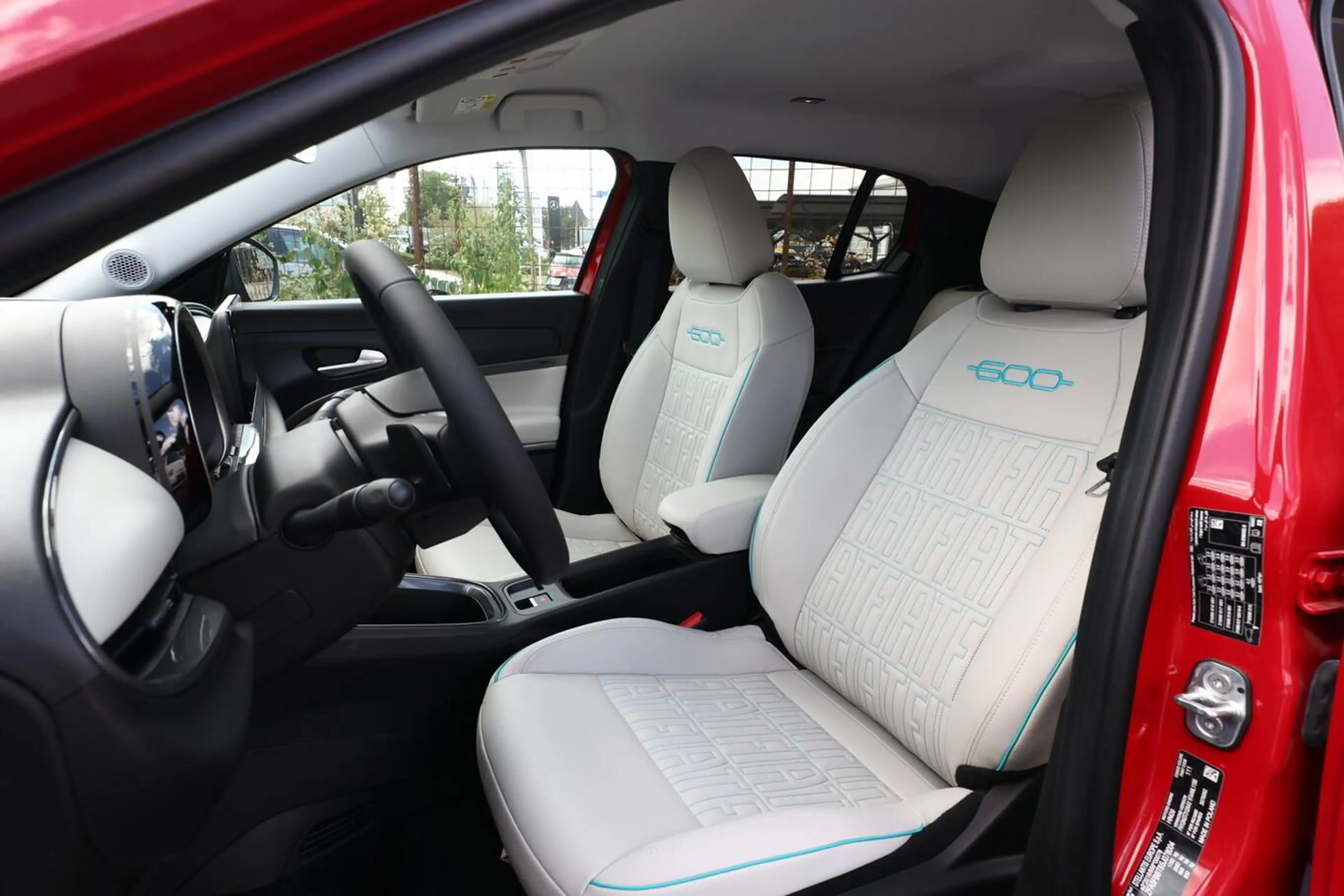 Fiat 600 Hybrid La Prima Massage eHK ACC Nav Keyl LED 74... — photo 6