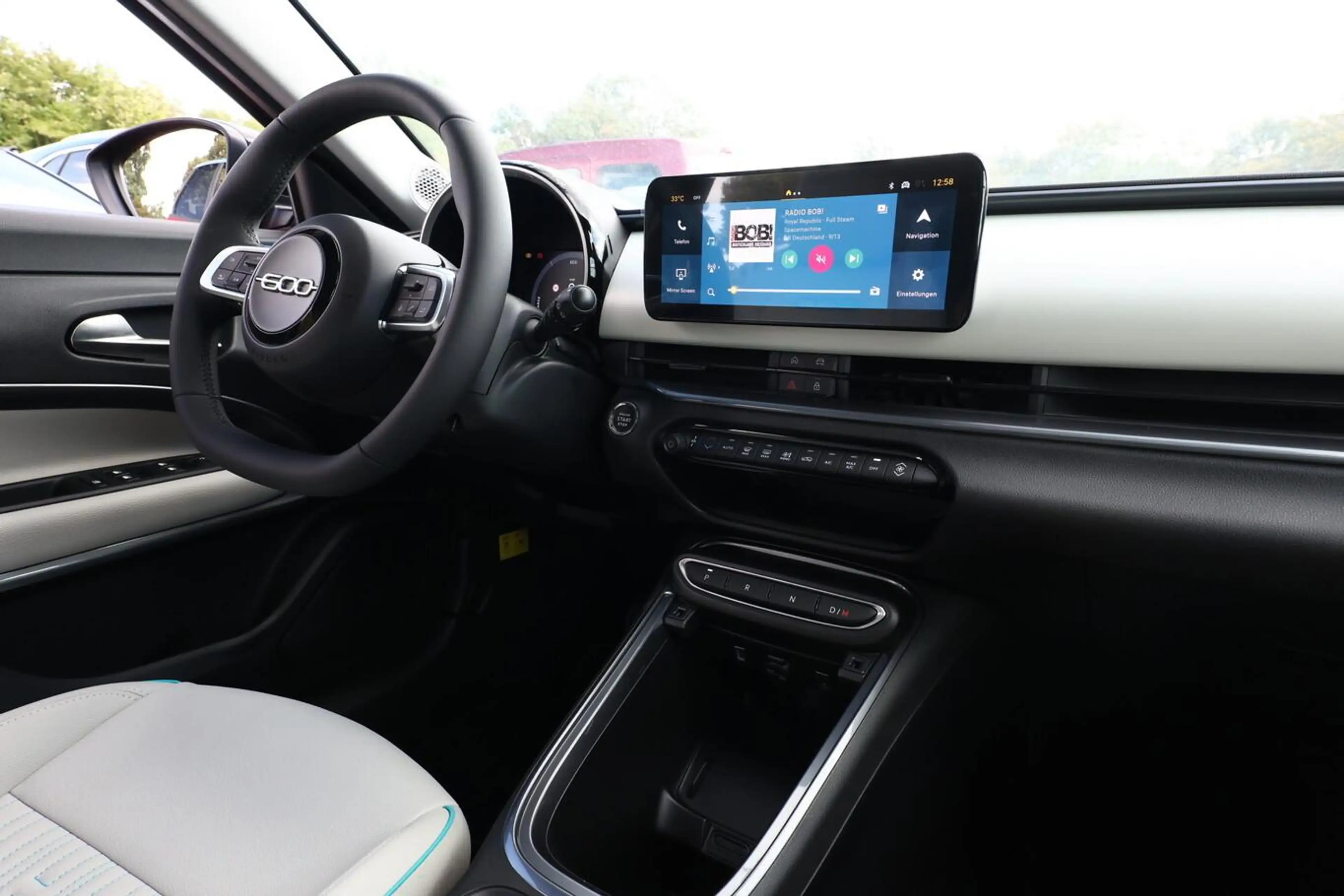 Fiat 600 Hybrid La Prima Massage eHK ACC Nav Keyl LED 74... — photo 9