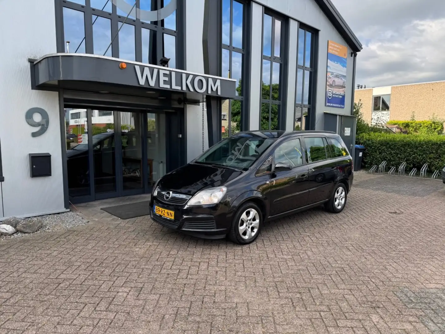 Opel Zafira 1.6-16V 7-pers, Climatcontrol, LM-velgen, Schwarz - 1