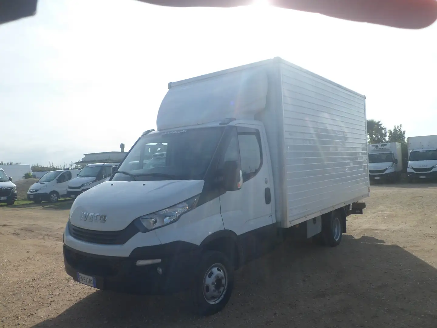 Iveco Daily 35c14 furgonatura con pedana Blanc - 1