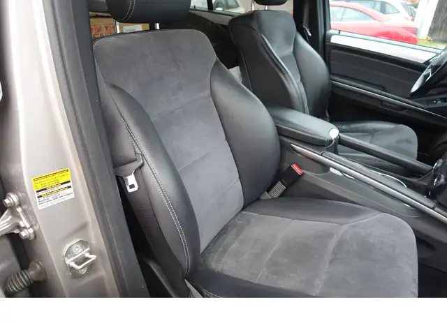 Mercedes-Benz M Class view 10