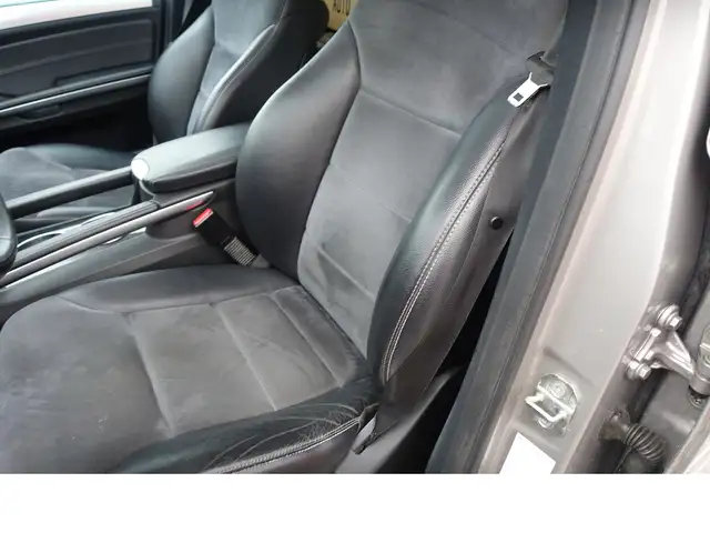Mercedes-Benz M Class view 9