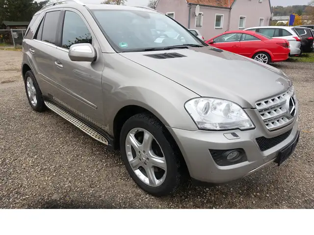 Mercedes-Benz M Class main image