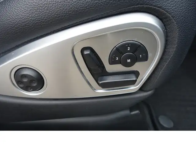 Mercedes-Benz M Class view 14