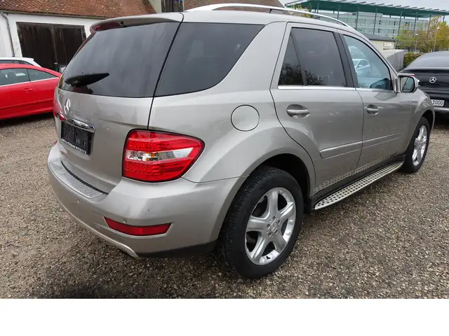Mercedes-Benz M Class view 6