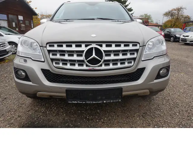 Mercedes-Benz M Class view 2