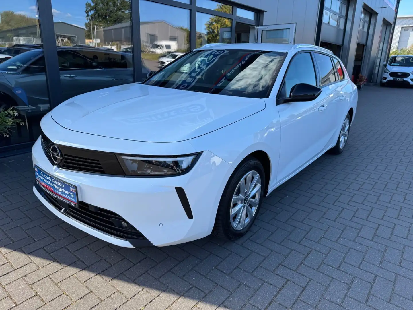 Opel Astra L Sports Tourer 1.5CDTI Elegance AUTOMATIK Weiß - 1