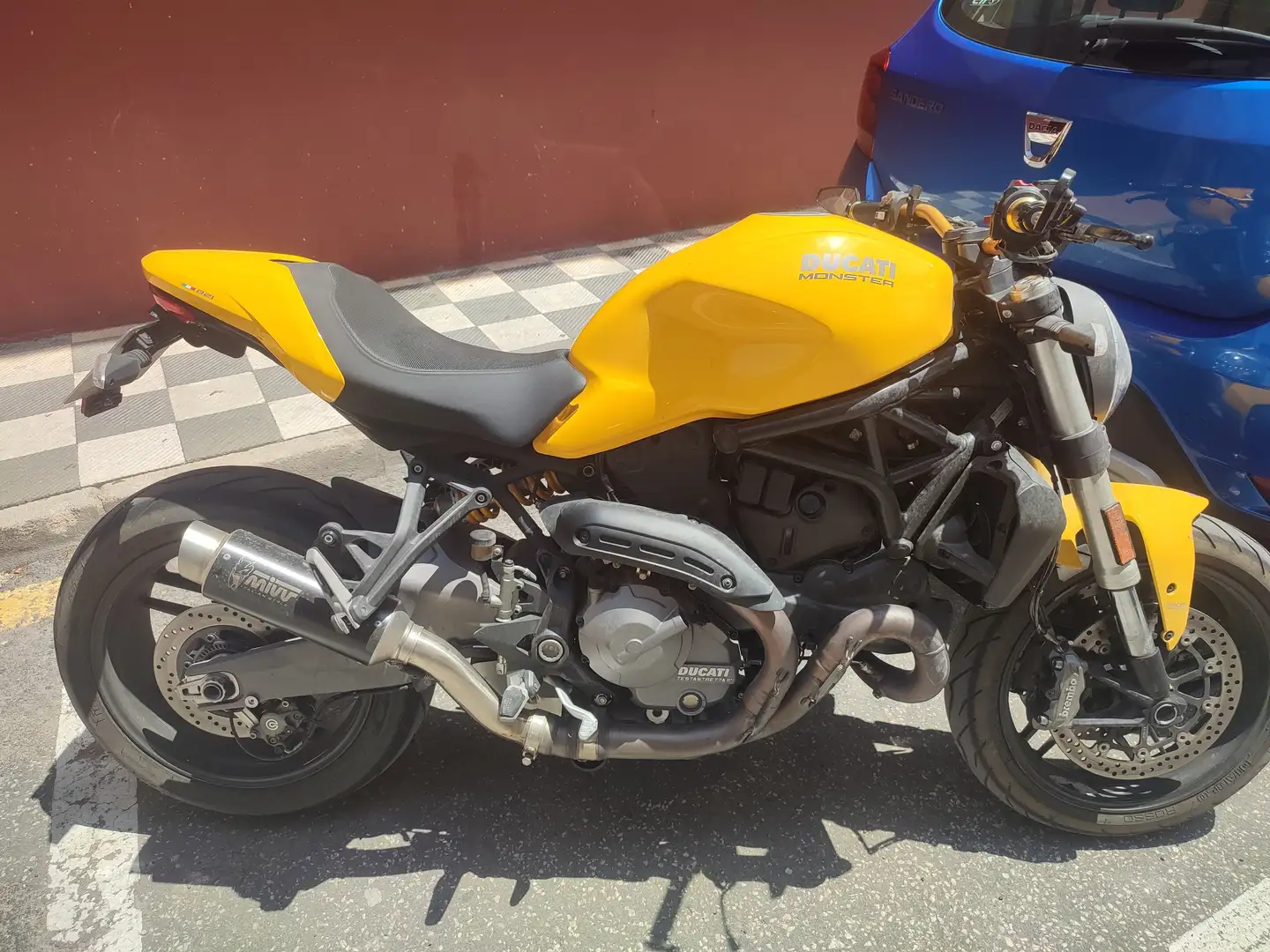 Ducati Monster 821 Galben - 2