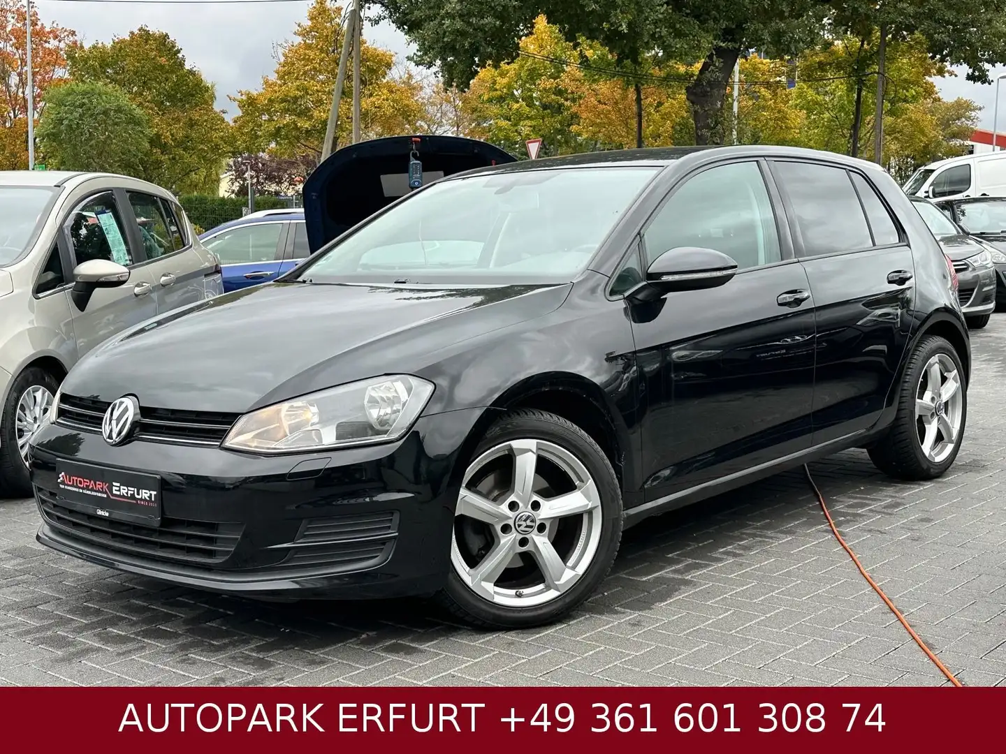 Volkswagen Golf VII Lim.Trendline BMT*Klima*Navi*Phone*StzH Schwarz - 1