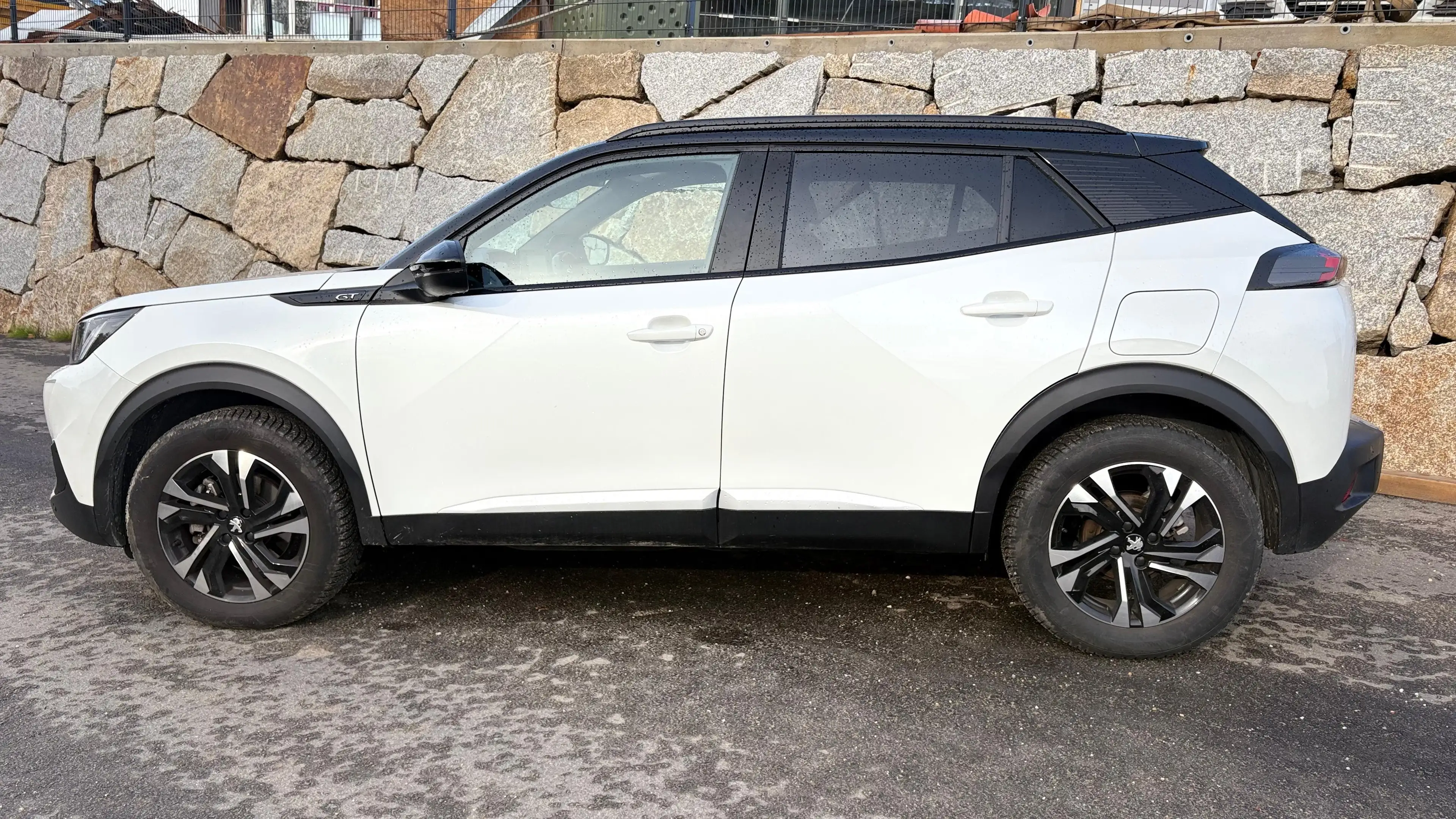 Peugeot 2008 GT — photo 8