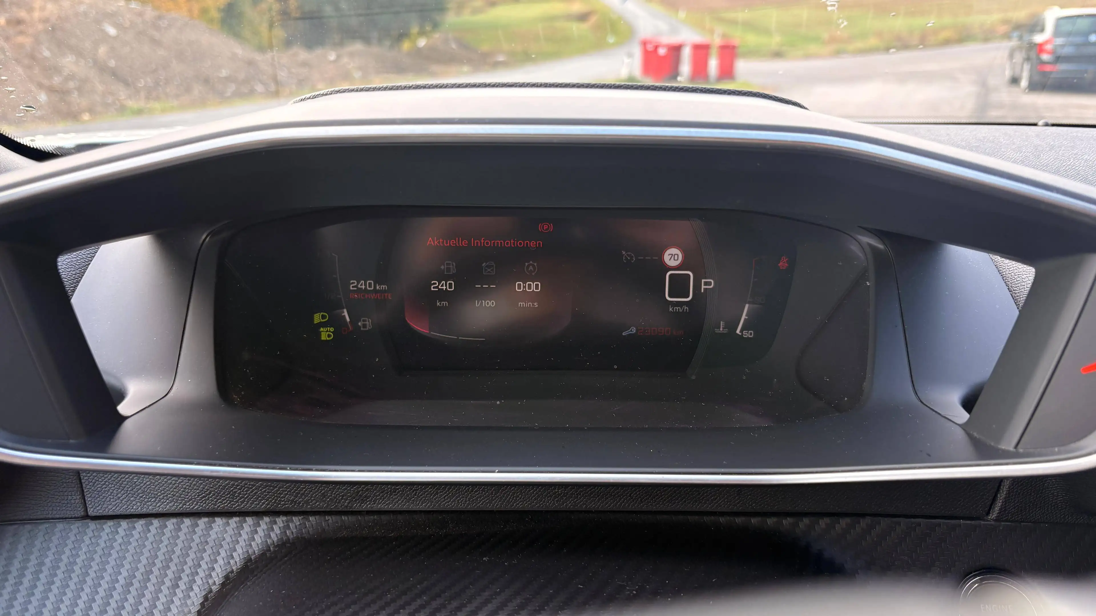 Peugeot 2008 GT — photo 13