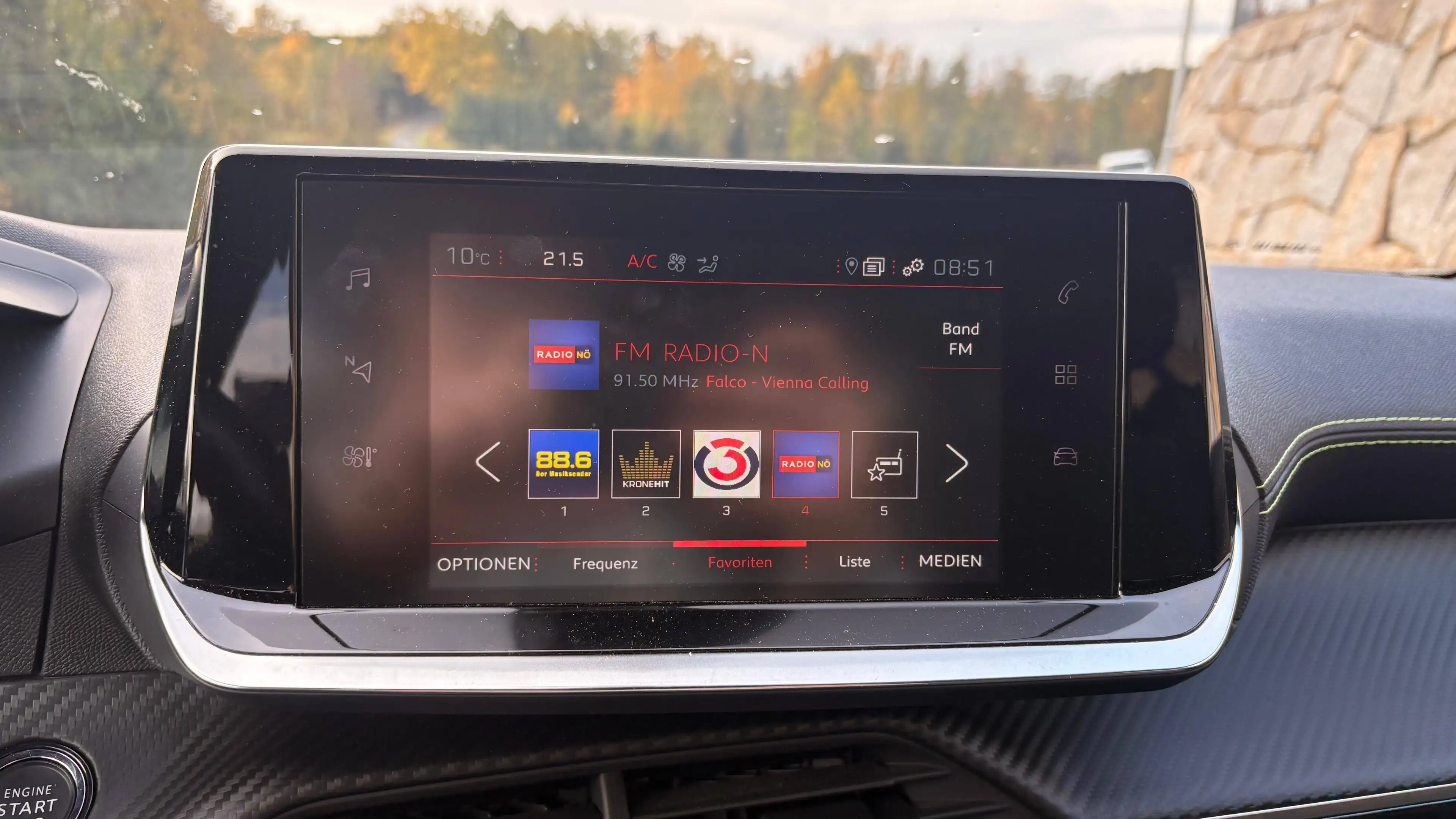 Peugeot 2008 GT — photo 15