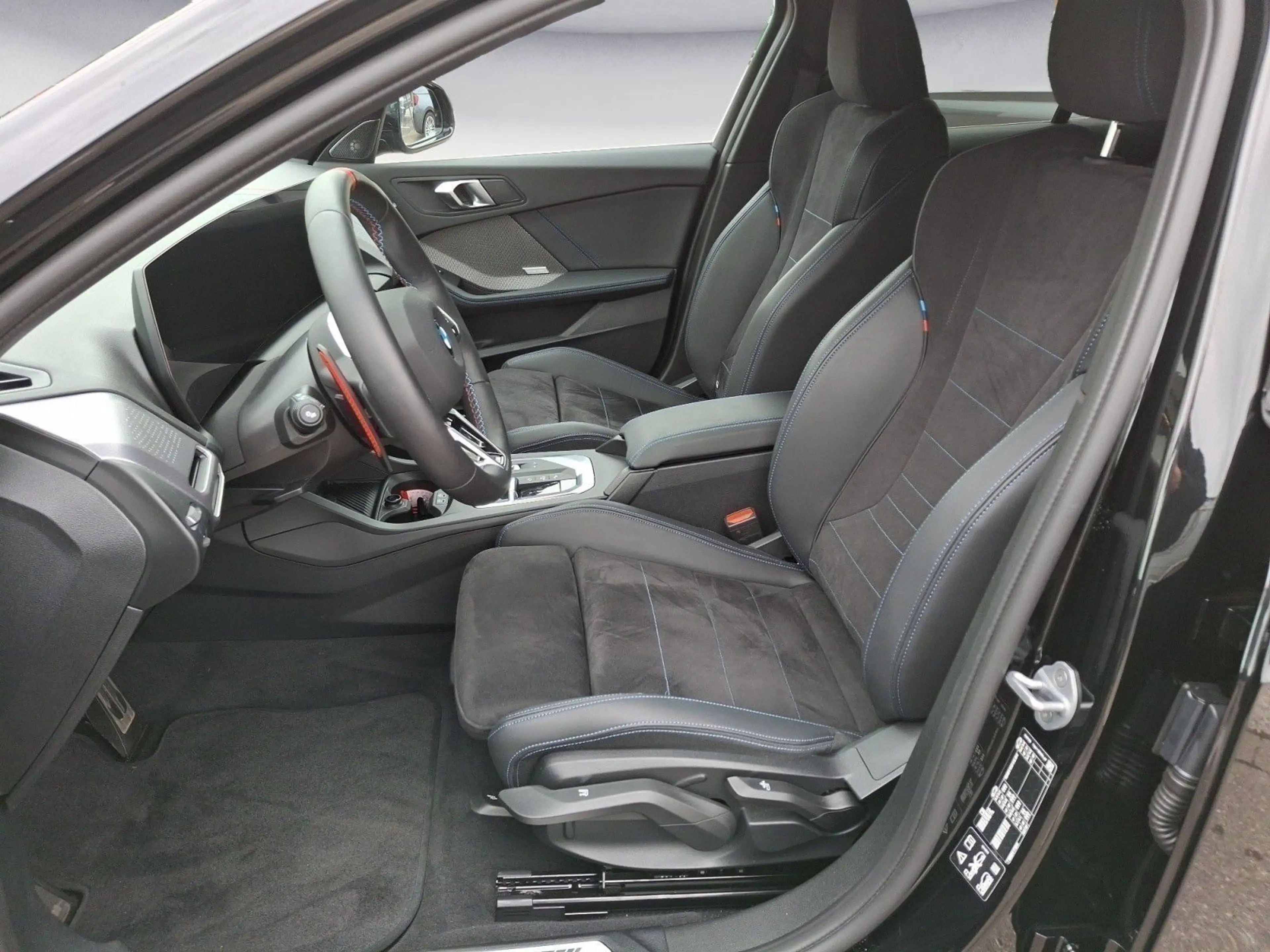 BMW 135 xDrive Adaptives Fahrwerk Komfortzugang — photo 8