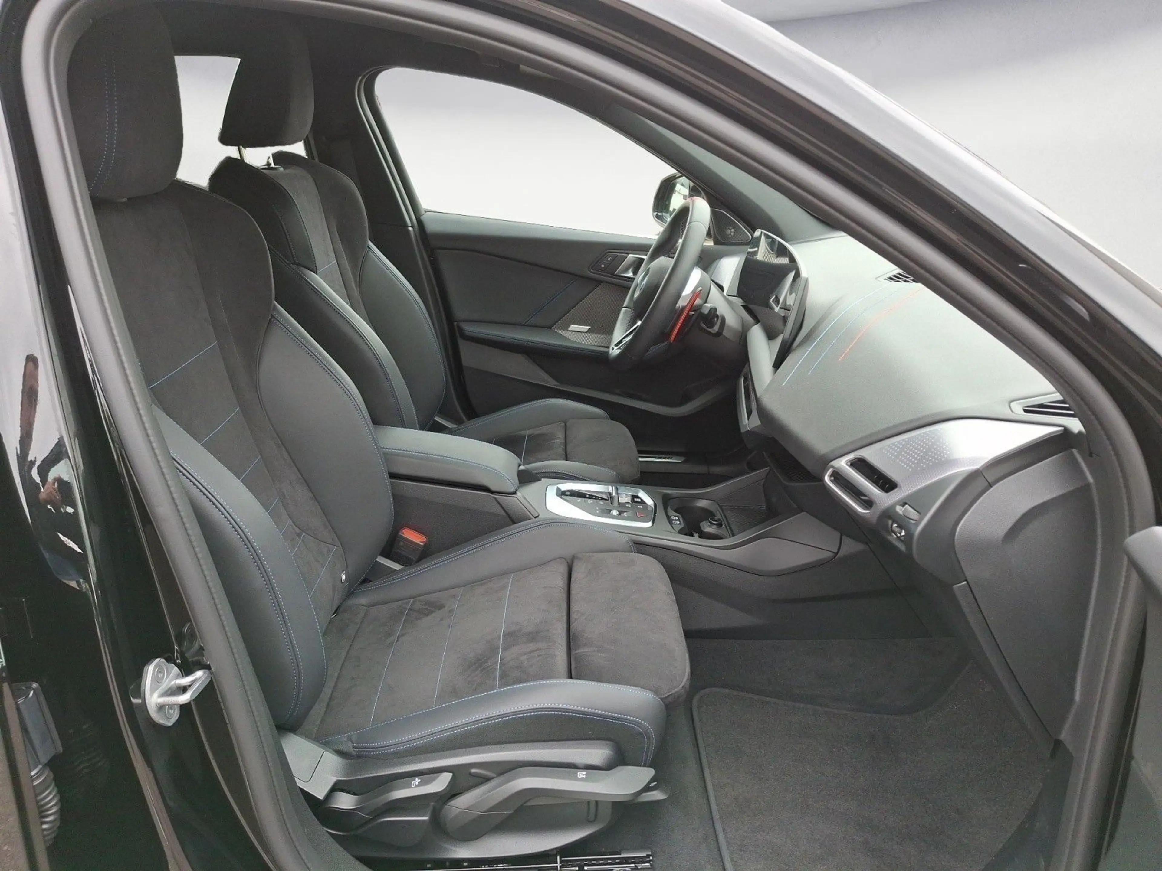 BMW 135 xDrive Adaptives Fahrwerk Komfortzugang — photo 9
