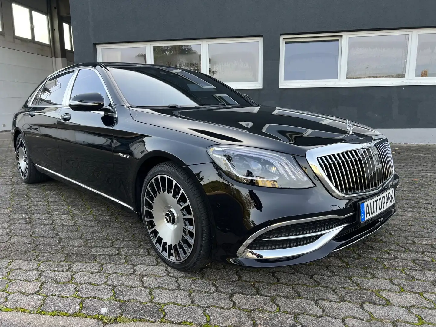Mercedes-Benz S 500 MAYBACH 4Matic*VOLLAUSSTATTUNG*5-SITZER*E6 Zwart - 2